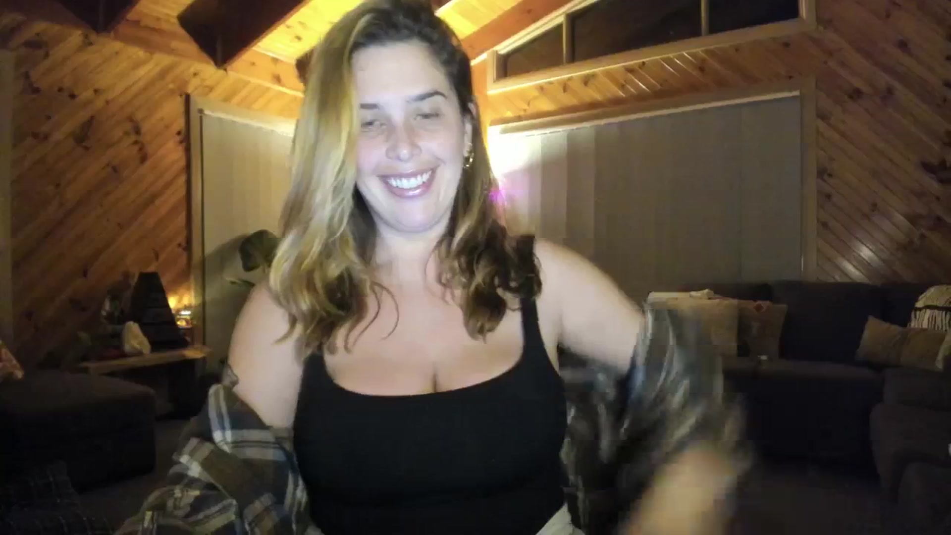 Gallery image thumbnail from HoneyTits_'s myfreecams stream on, 06/14/2024, 08:03 image 14 of 20