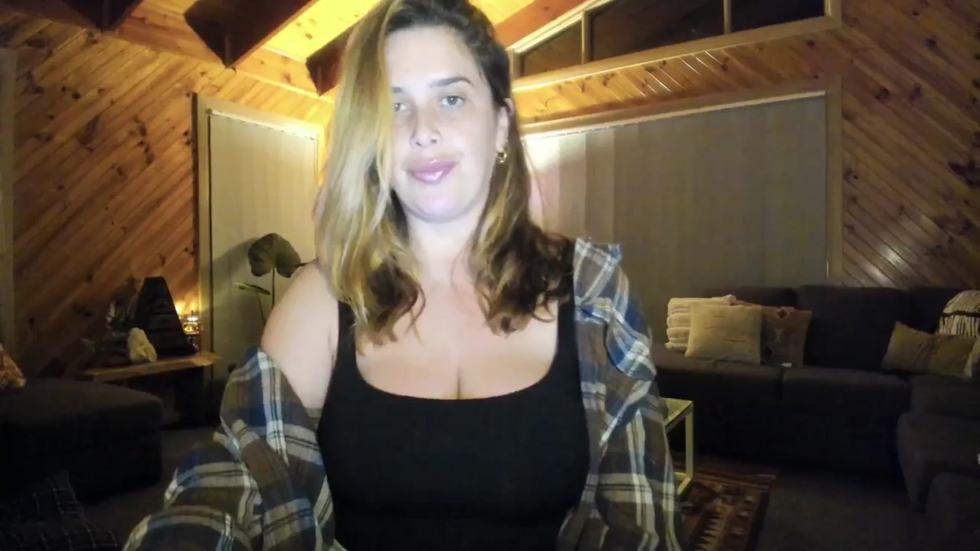 Gallery image thumbnail from HoneyTits_'s myfreecams stream on, 06/14/2024, 08:03 image 11 of 20