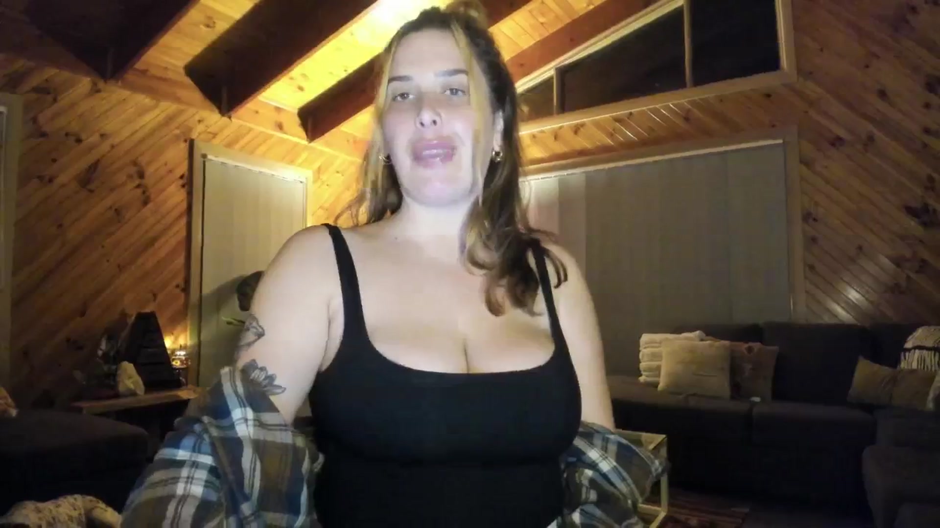 Gallery image thumbnail from HoneyTits_'s myfreecams stream on, 06/14/2024, 08:50 image 16 of 20