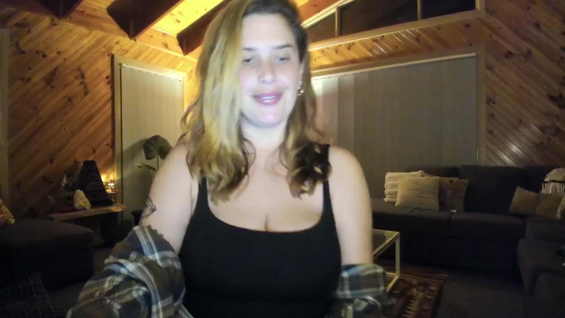 Gallery image thumbnail from HoneyTits_'s myfreecams stream on, 06/14/2024, 08:50 image 1 of 20