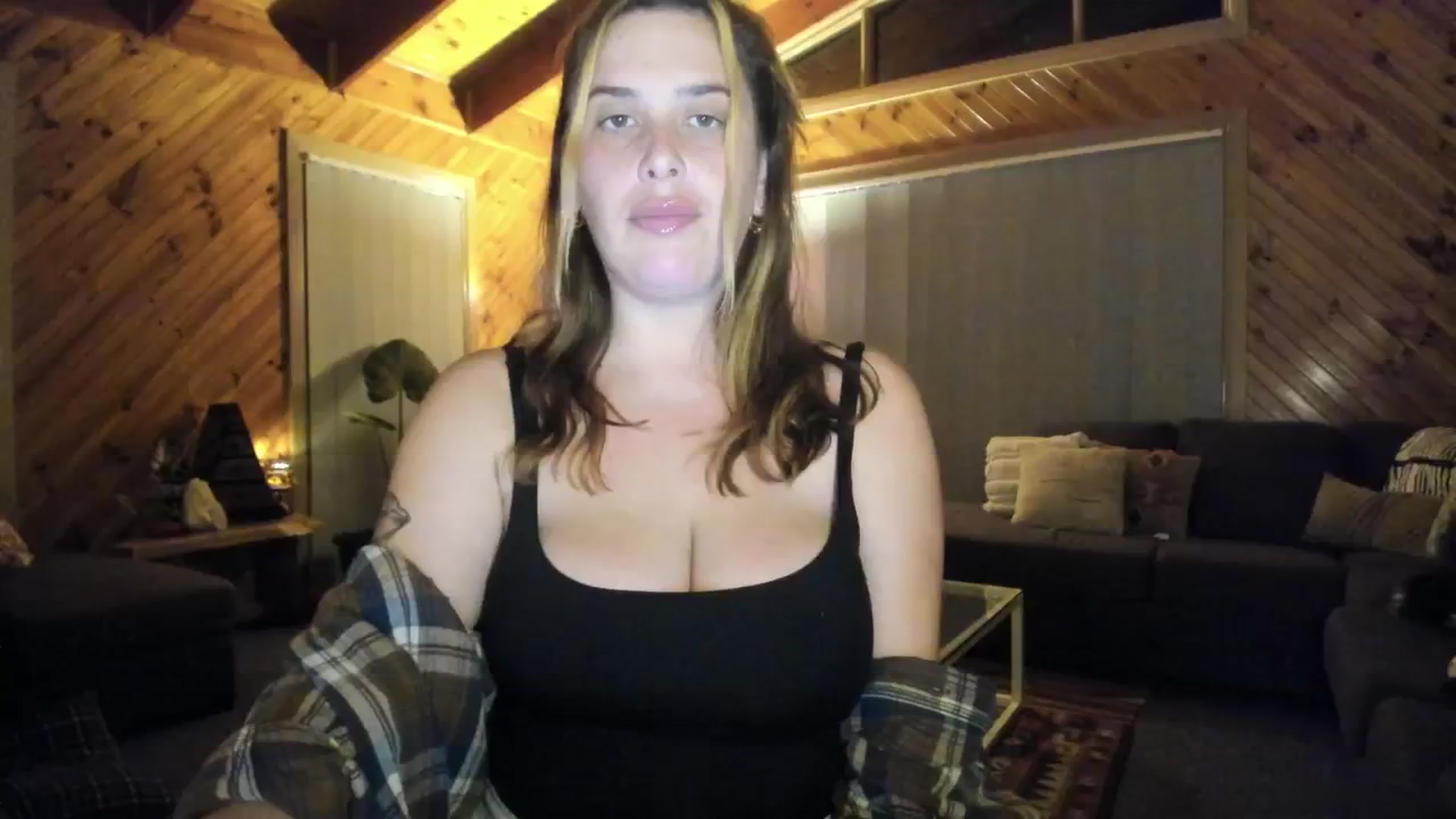 Gallery image thumbnail from HoneyTits_'s myfreecams stream on, 06/14/2024, 08:50 image 6 of 20