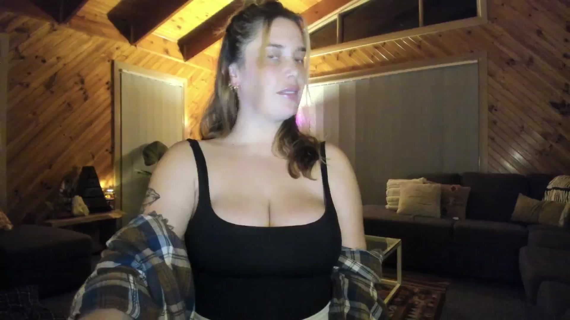 Gallery image thumbnail from HoneyTits_'s myfreecams stream on, 06/14/2024, 08:50 image 17 of 20