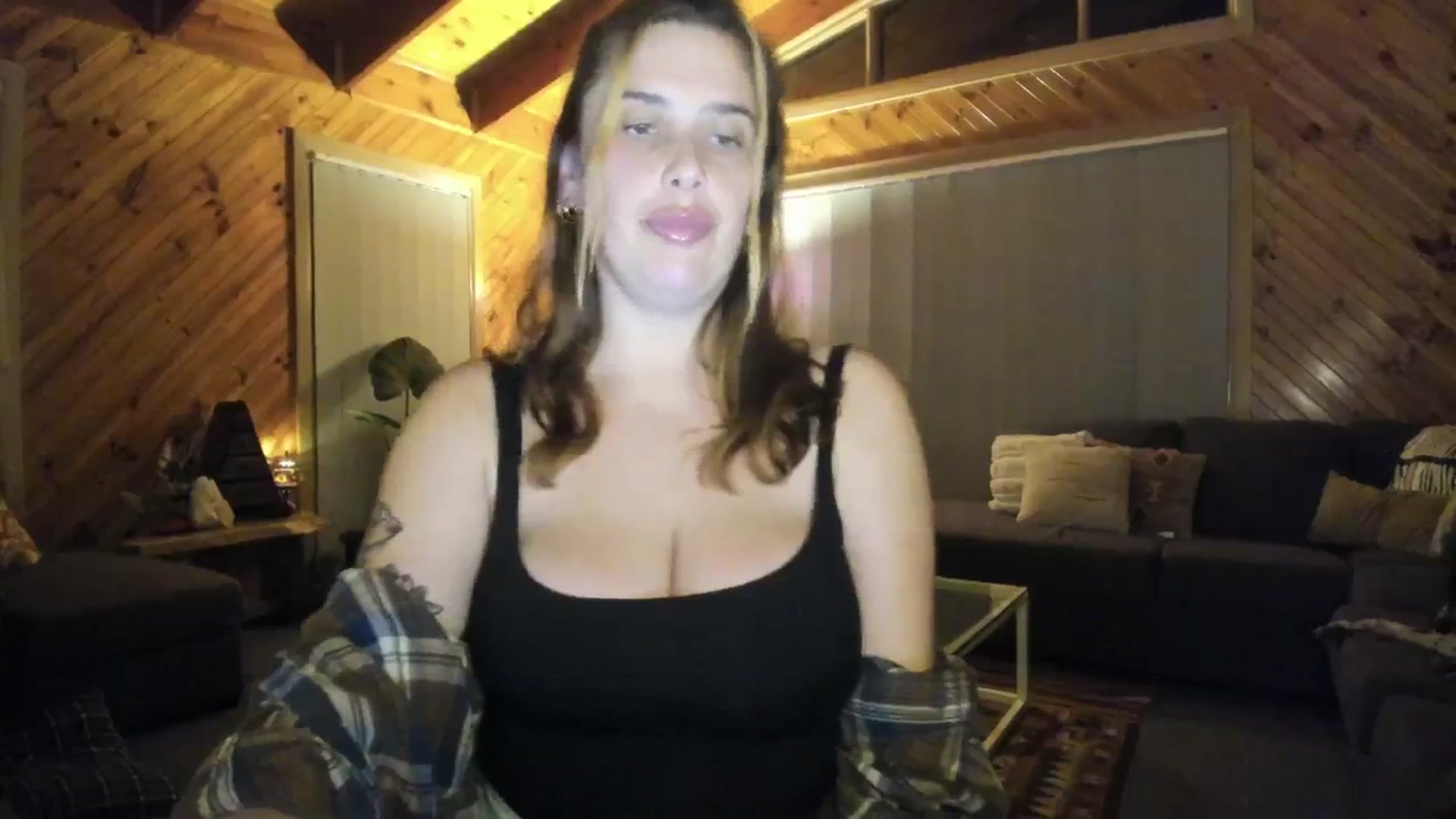 Gallery image thumbnail from HoneyTits_'s myfreecams stream on, 06/14/2024, 08:50 image 7 of 20
