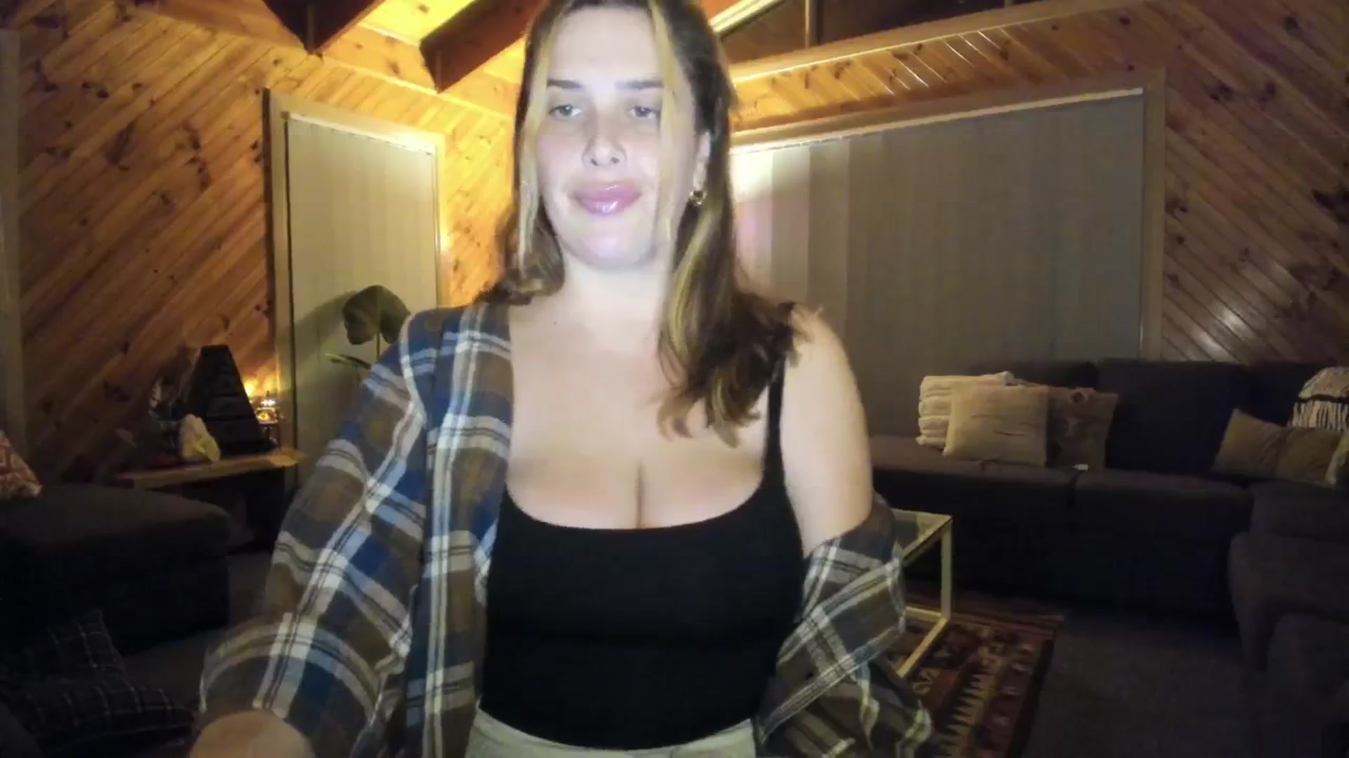 Gallery image thumbnail from HoneyTits_'s myfreecams stream on, 06/14/2024, 08:50 image 11 of 20