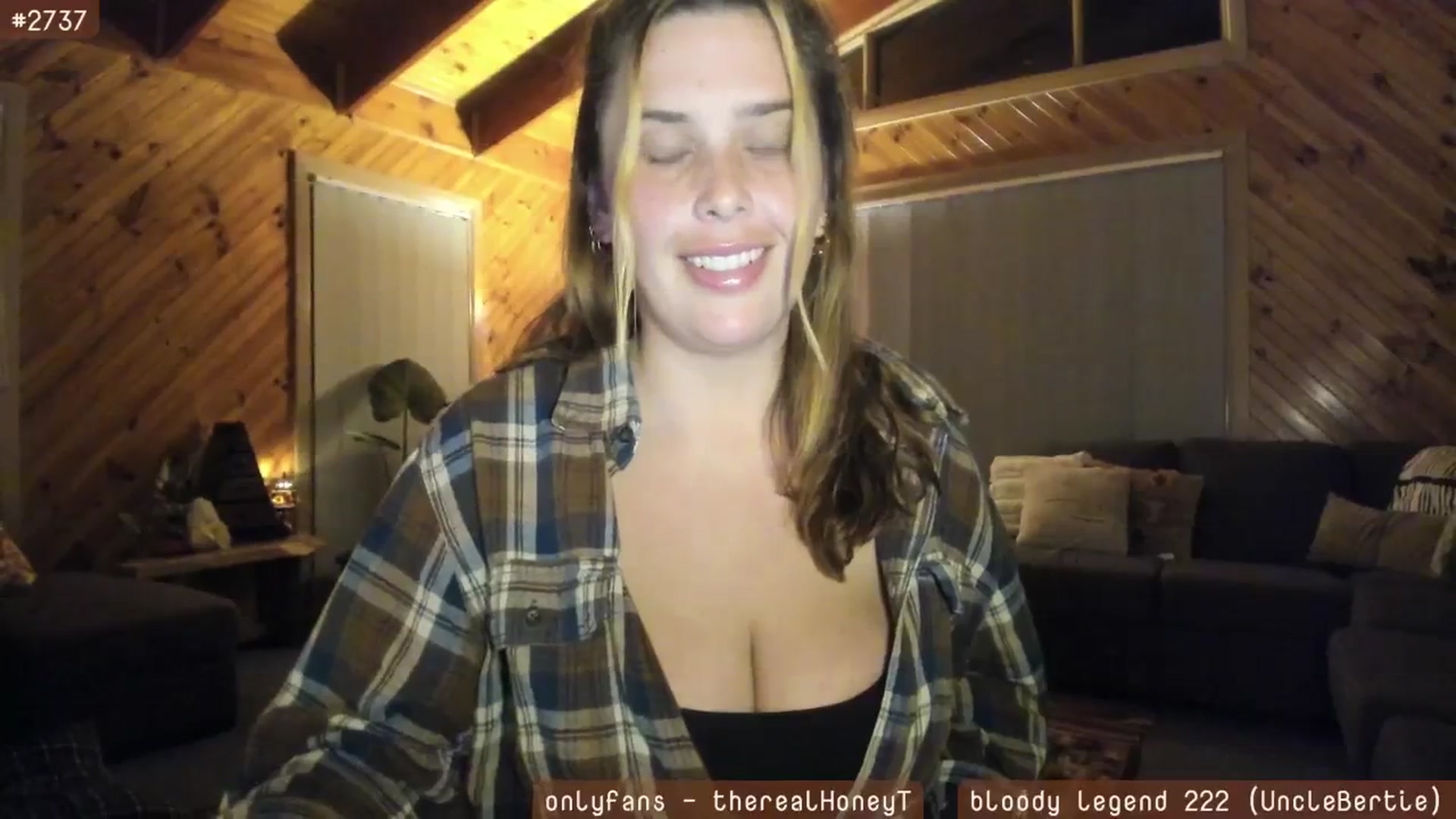Gallery image thumbnail from HoneyTits_'s myfreecams stream on, 06/14/2024, 09:21 image 16 of 20