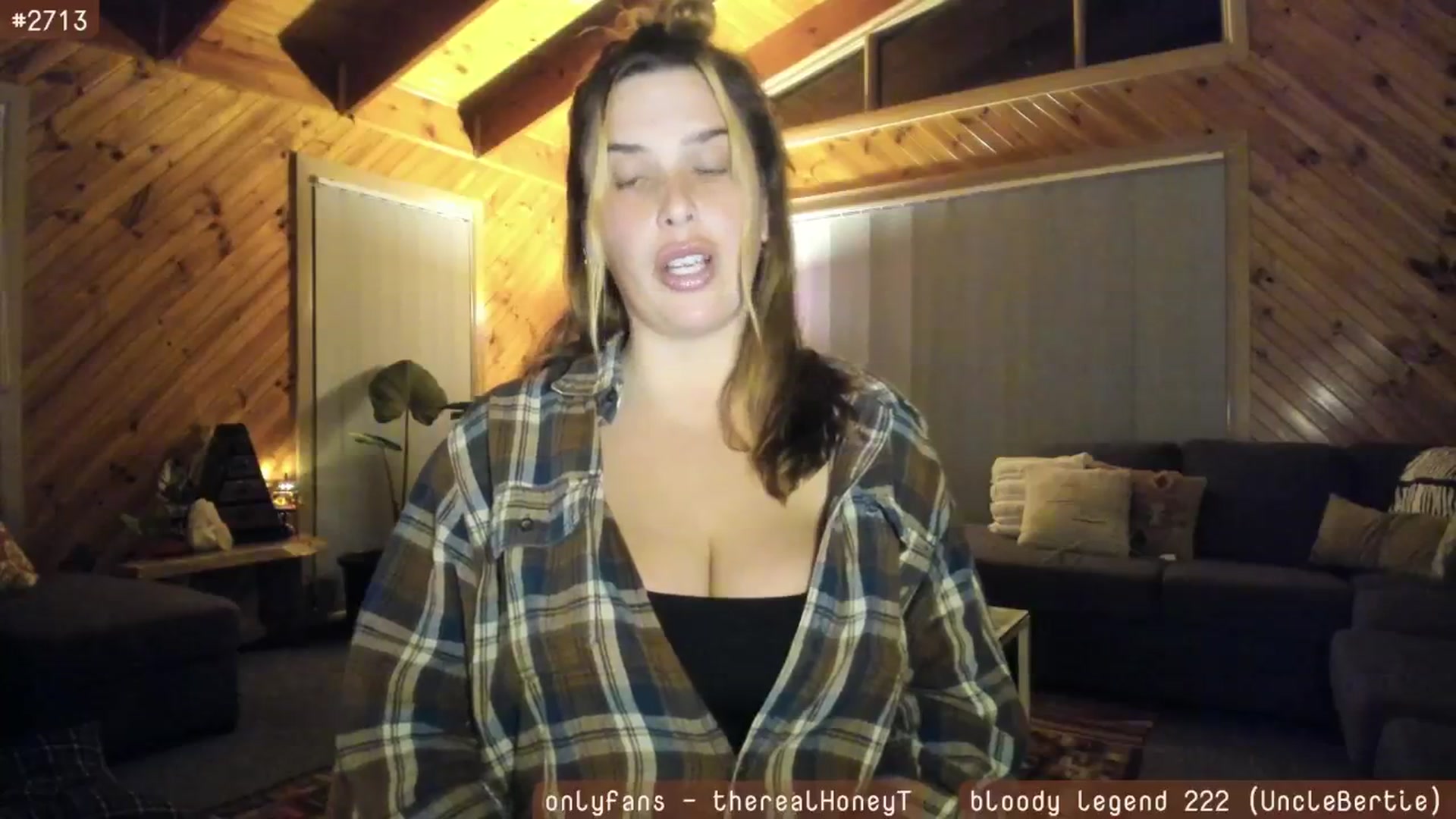 Gallery image thumbnail from HoneyTits_'s myfreecams stream on, 06/14/2024, 09:21 image 18 of 20