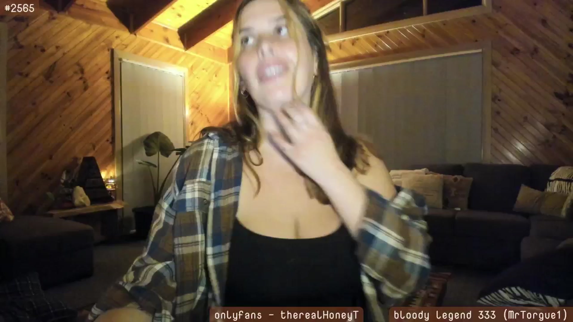 Gallery image thumbnail from HoneyTits_'s myfreecams stream on, 06/14/2024, 10:26 image 18 of 20