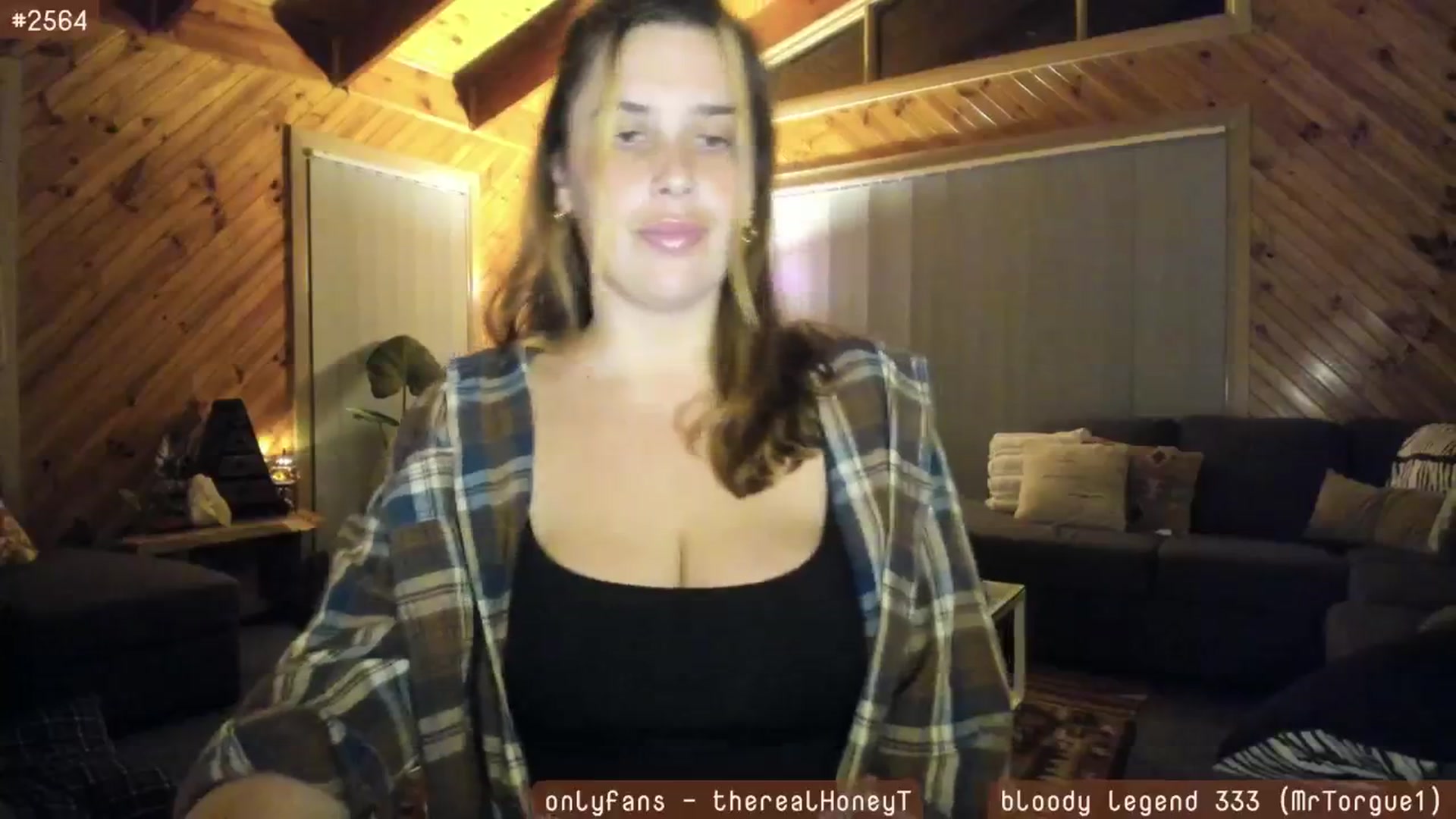 Gallery image thumbnail from HoneyTits_'s myfreecams stream on, 06/14/2024, 10:26 image 10 of 20