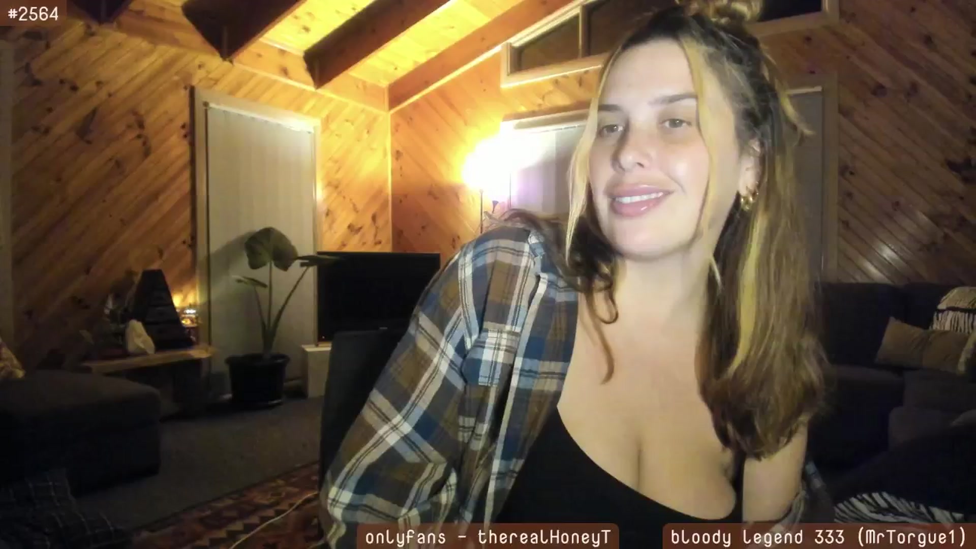 Gallery image thumbnail from HoneyTits_'s myfreecams stream on, 06/14/2024, 10:26 image 17 of 20