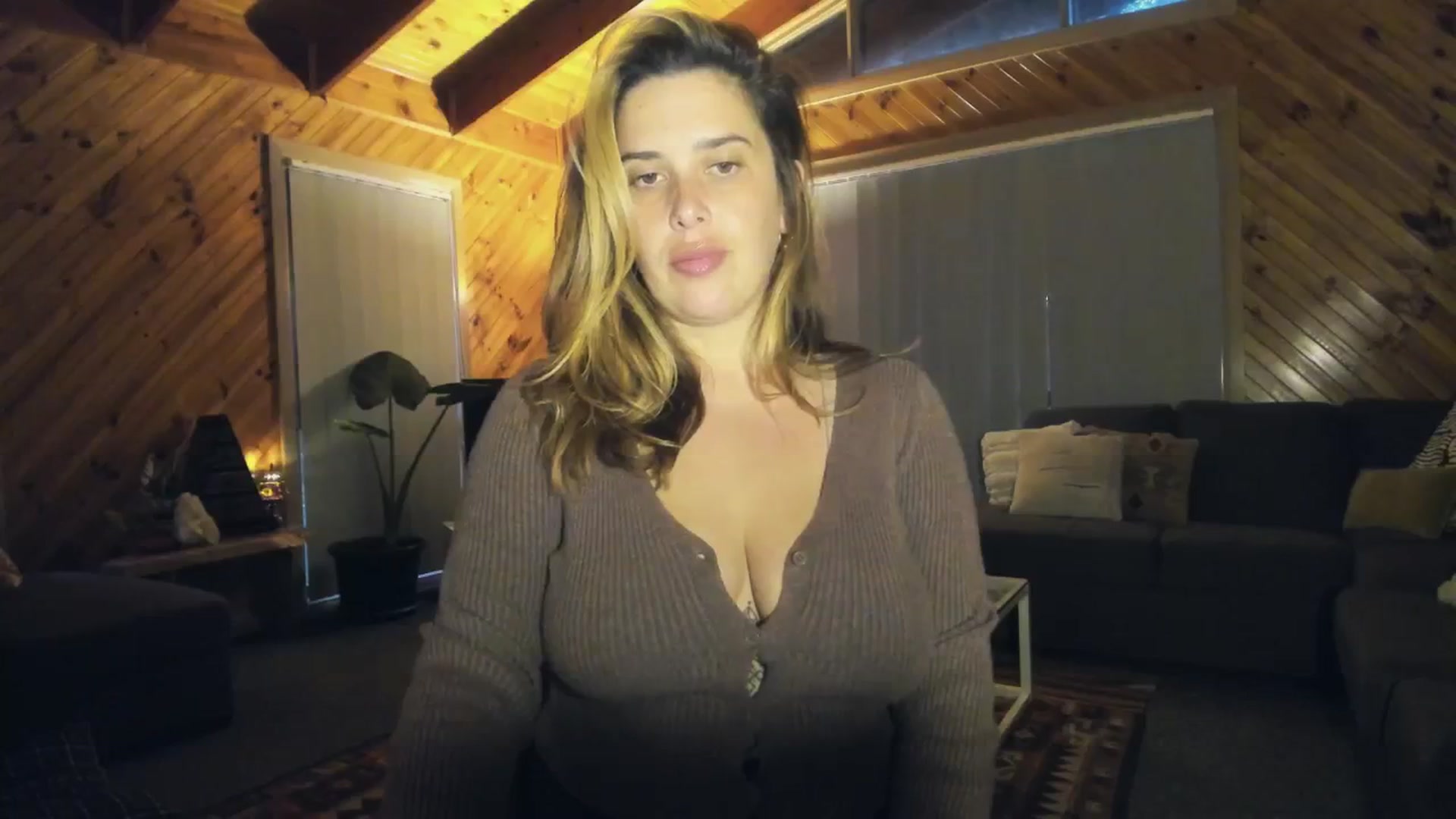 Gallery image thumbnail from HoneyTits_'s myfreecams stream on, 06/15/2024, 08:54 image 3 of 20