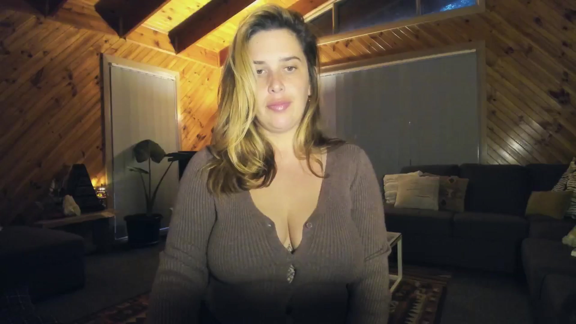 Gallery image thumbnail from HoneyTits_'s myfreecams stream on, 06/15/2024, 08:54 image 4 of 20