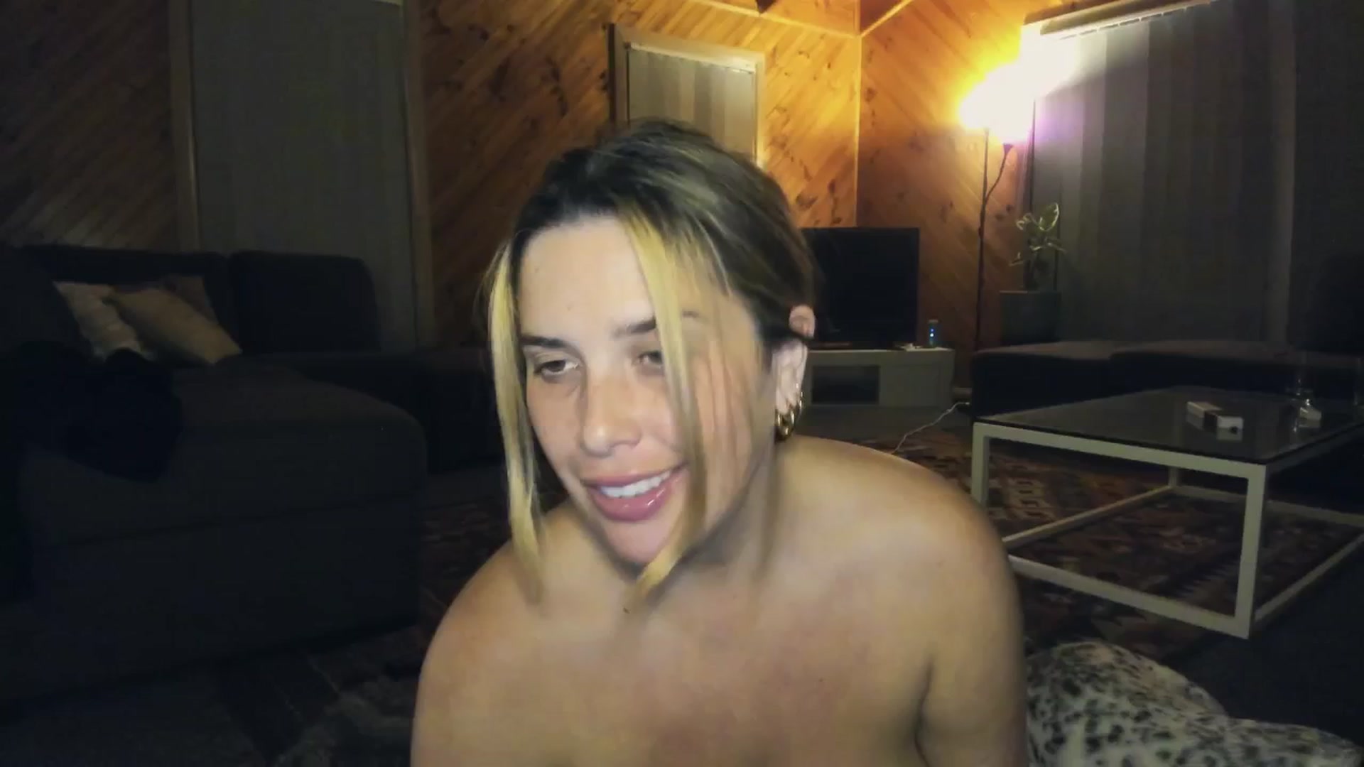 Gallery image thumbnail from HoneyTits_'s myfreecams stream on, 06/16/2024, 09:43 image 15 of 20