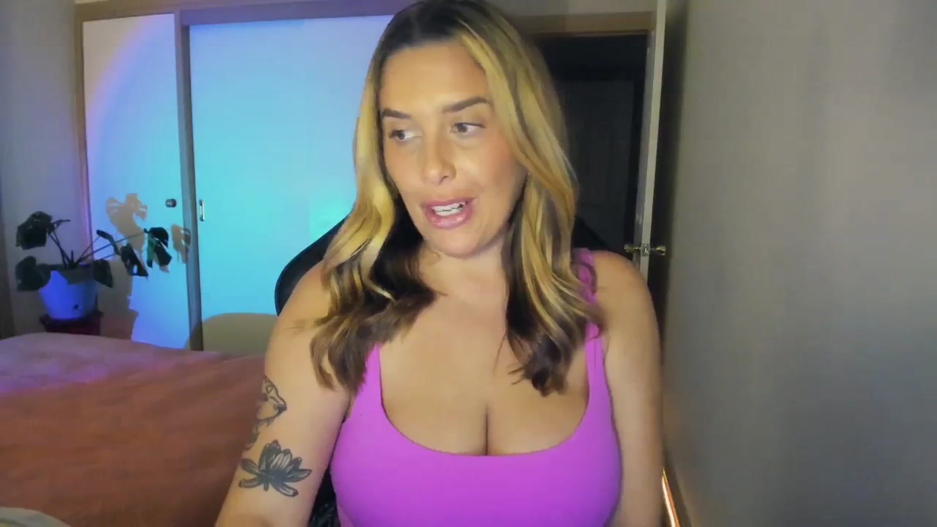 Gallery image thumbnail from HoneyTits_'s myfreecams stream on, 06/18/2024, 08:31 image 11 of 20