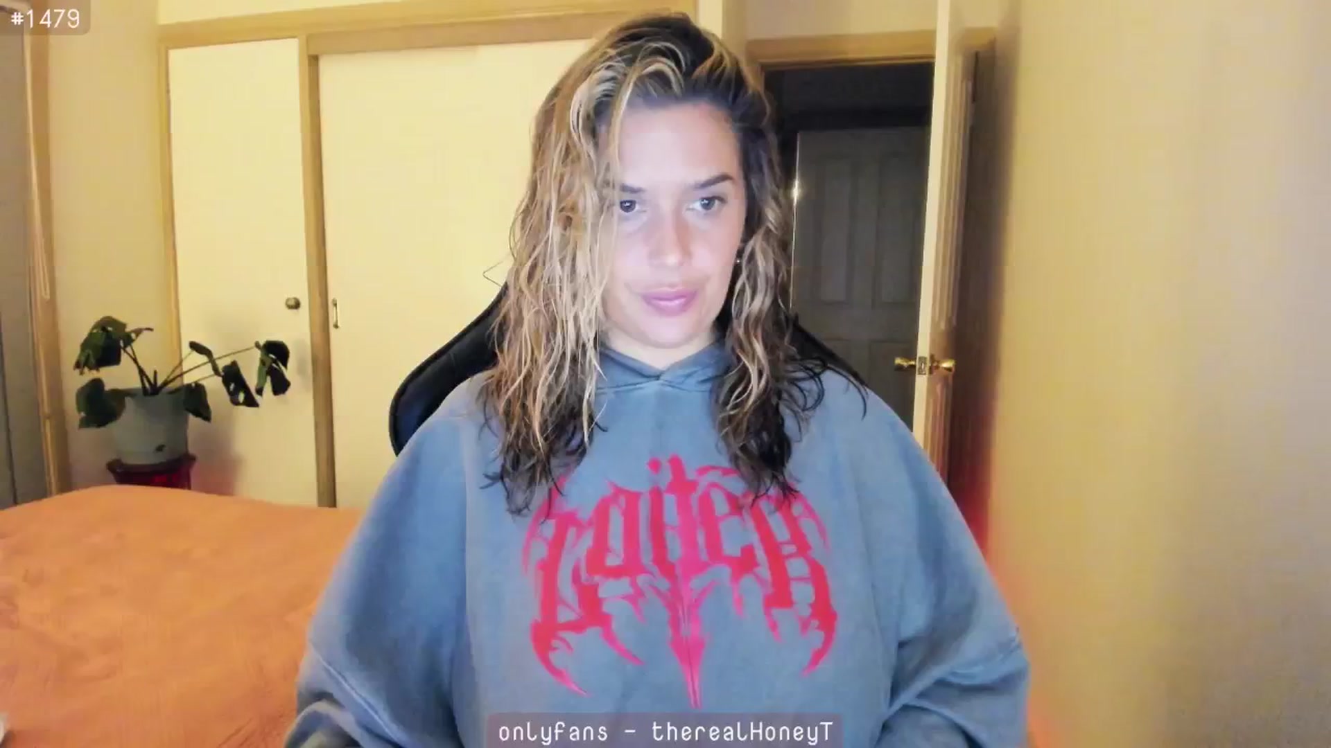 Gallery image thumbnail from HoneyTits_'s myfreecams stream on, 06/24/2024, 09:46 image 2 of 20