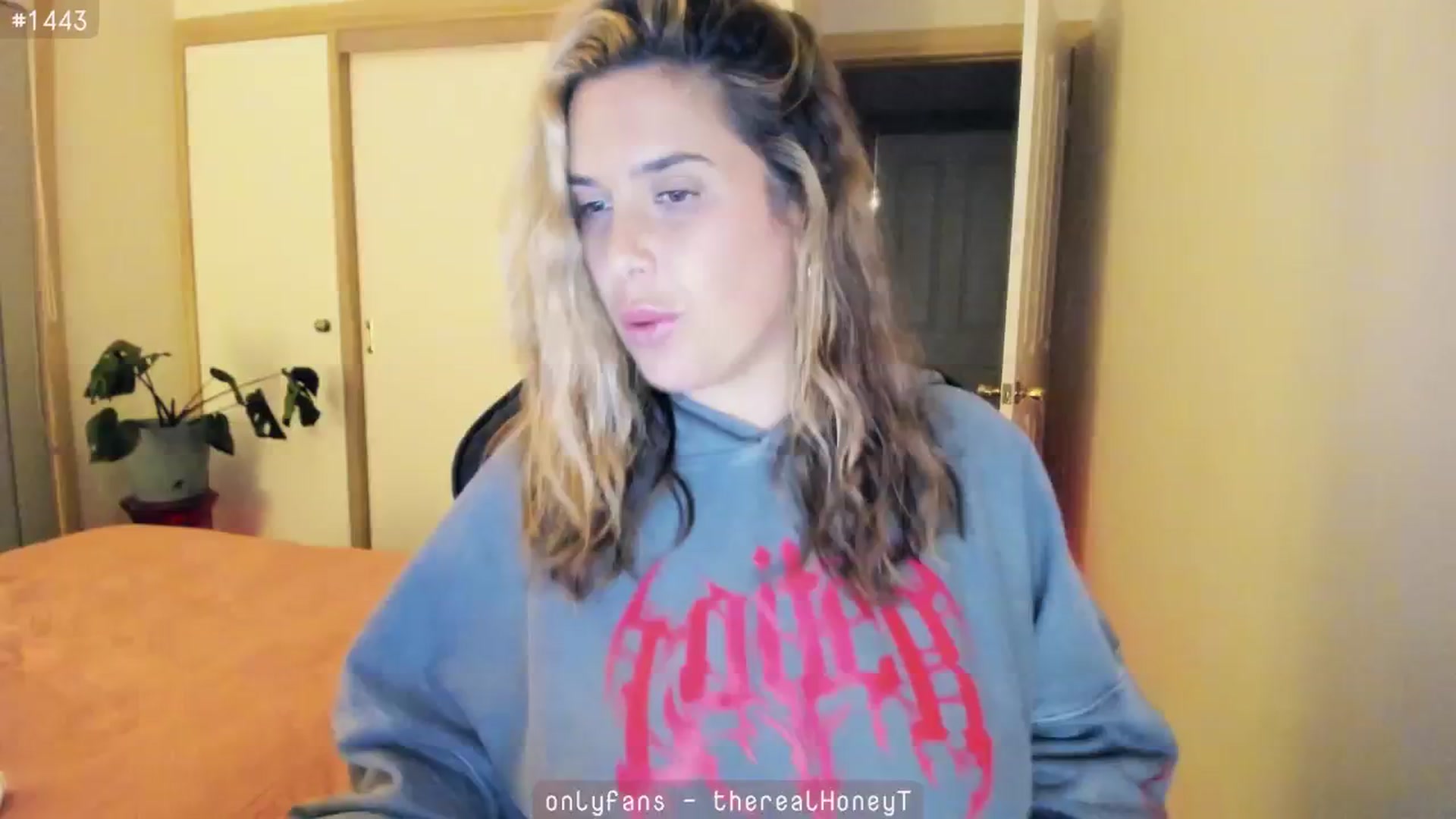 Gallery image thumbnail from HoneyTits_'s myfreecams stream on, 06/24/2024, 09:46 image 18 of 20