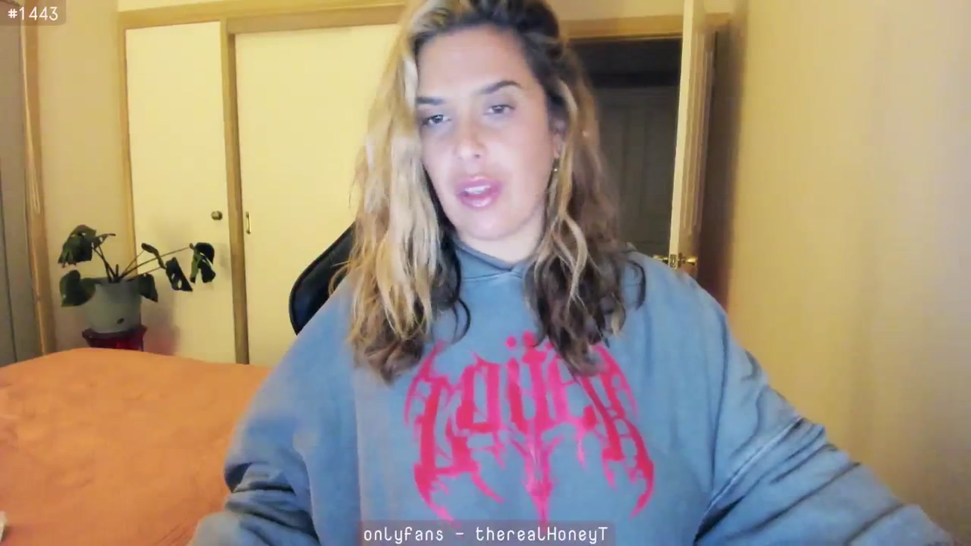 Gallery image thumbnail from HoneyTits_'s myfreecams stream on, 06/24/2024, 09:46 image 17 of 20