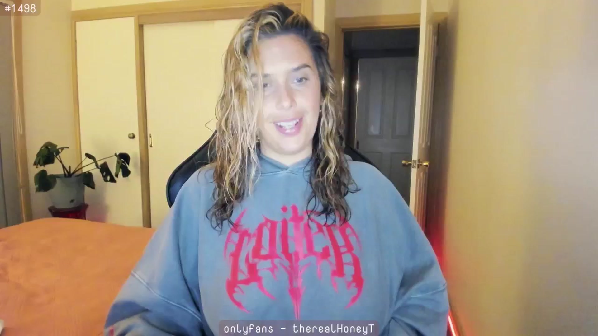 Gallery image thumbnail from HoneyTits_'s myfreecams stream on, 06/24/2024, 09:46 image 1 of 20