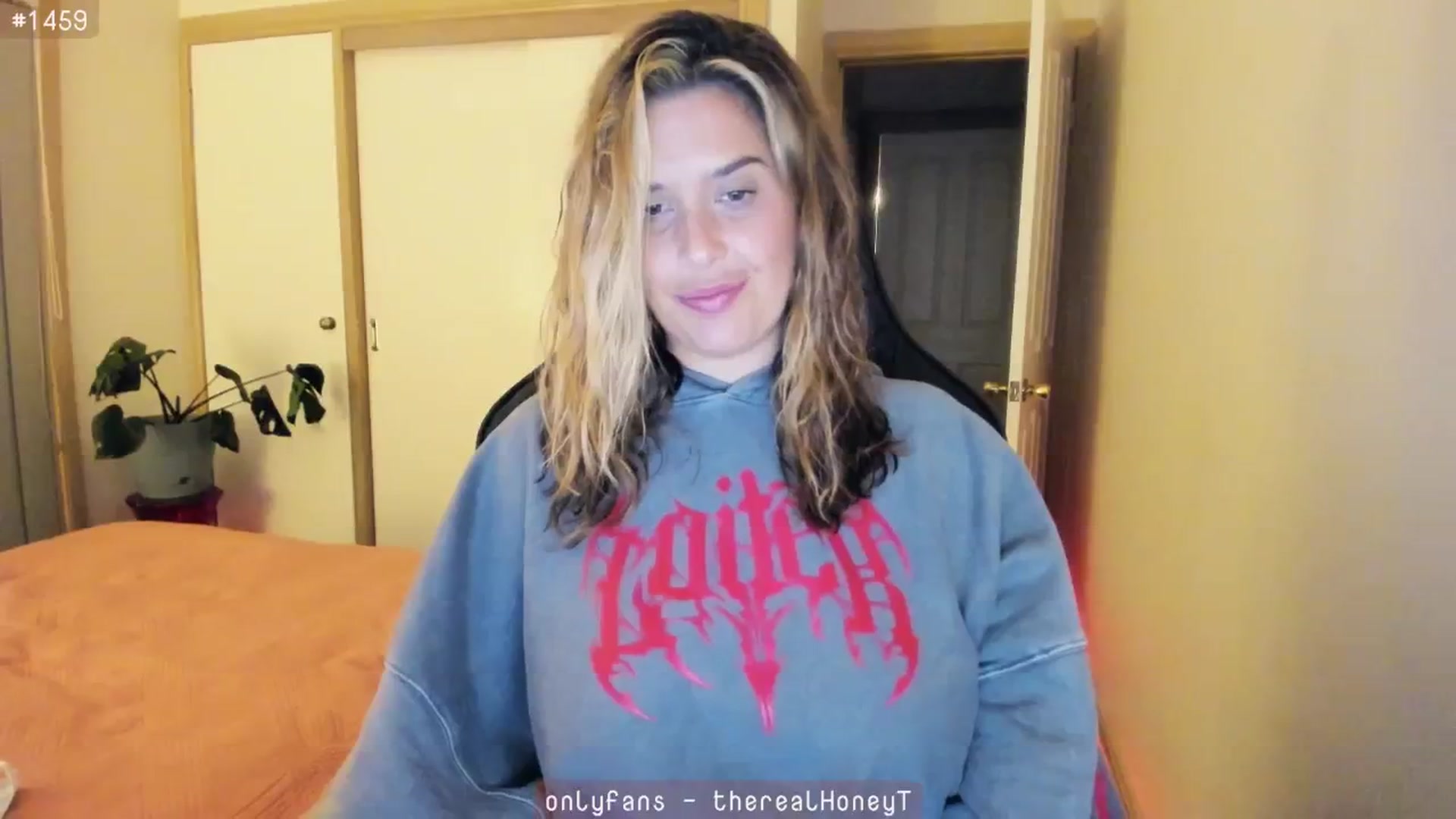 Gallery image thumbnail from HoneyTits_'s myfreecams stream on, 06/24/2024, 09:46 image 9 of 20