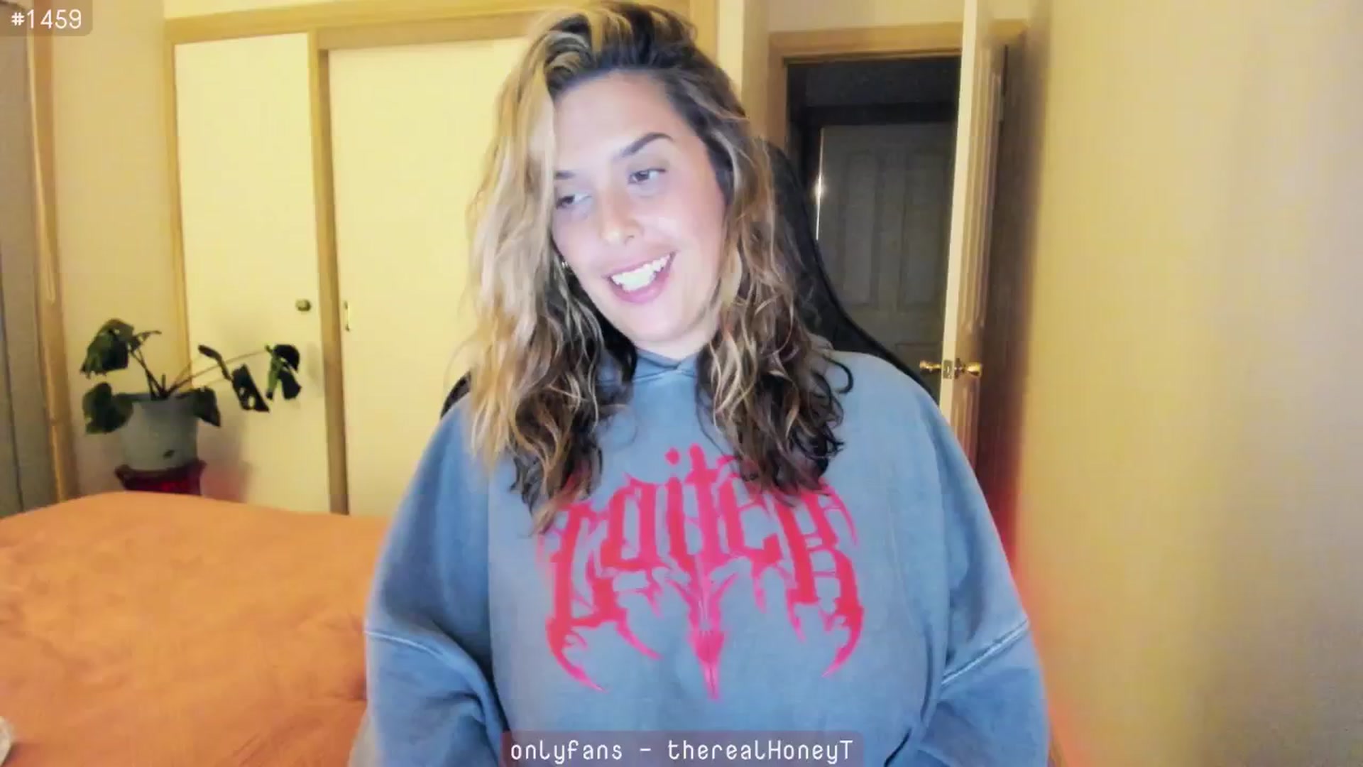 Gallery image thumbnail from HoneyTits_'s myfreecams stream on, 06/24/2024, 09:46 image 10 of 20