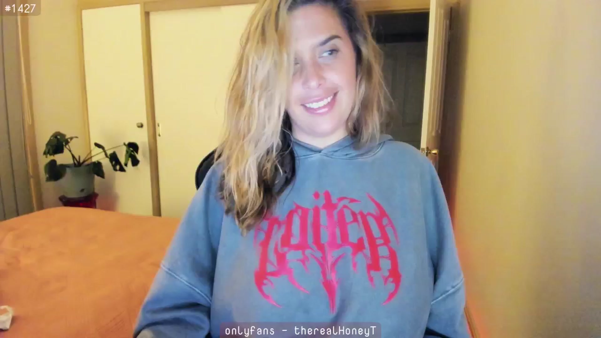 Gallery image thumbnail from HoneyTits_'s myfreecams stream on, 06/24/2024, 10:26 image 3 of 20