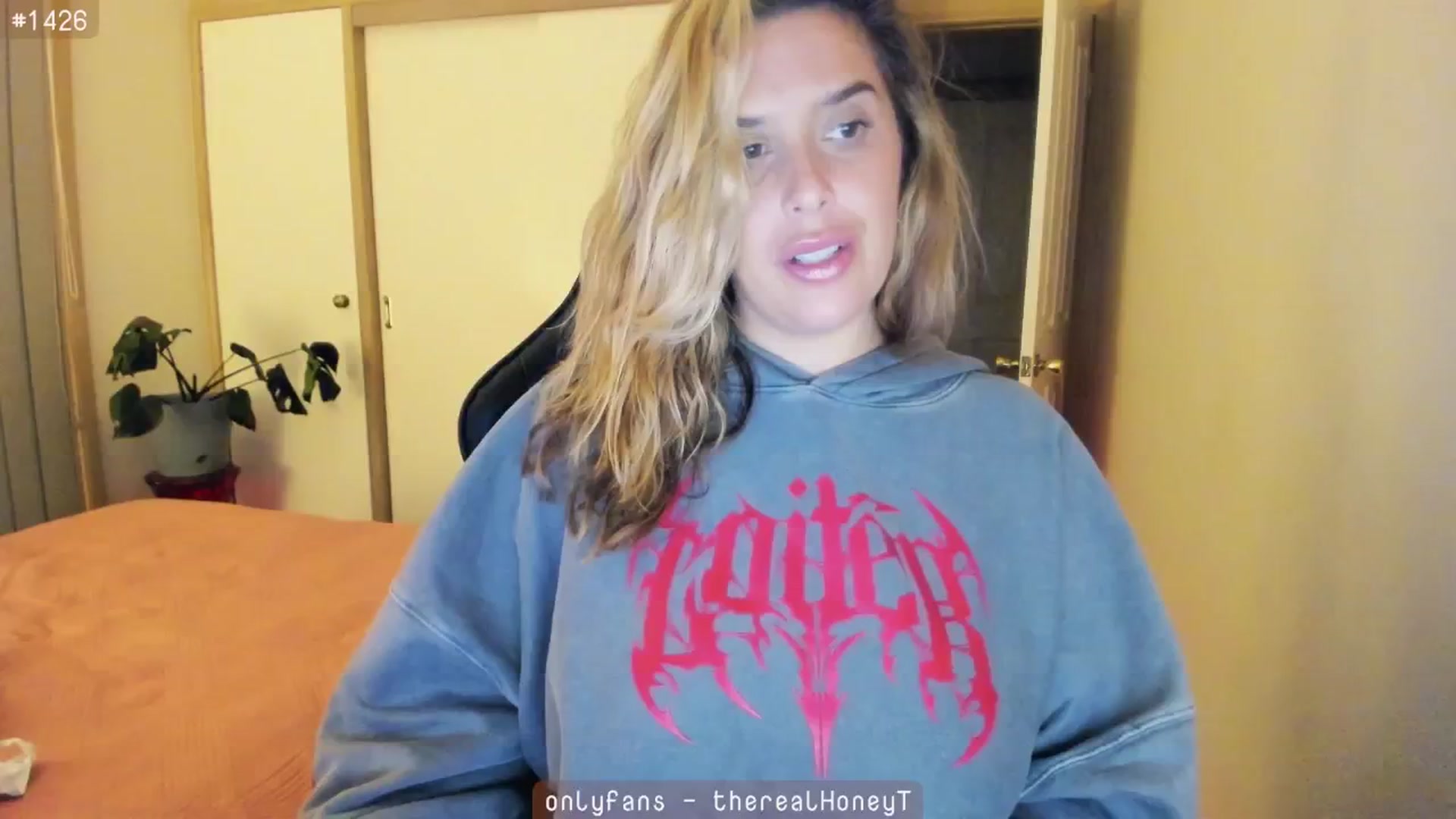 Gallery image thumbnail from HoneyTits_'s myfreecams stream on, 06/24/2024, 10:26 image 1 of 20