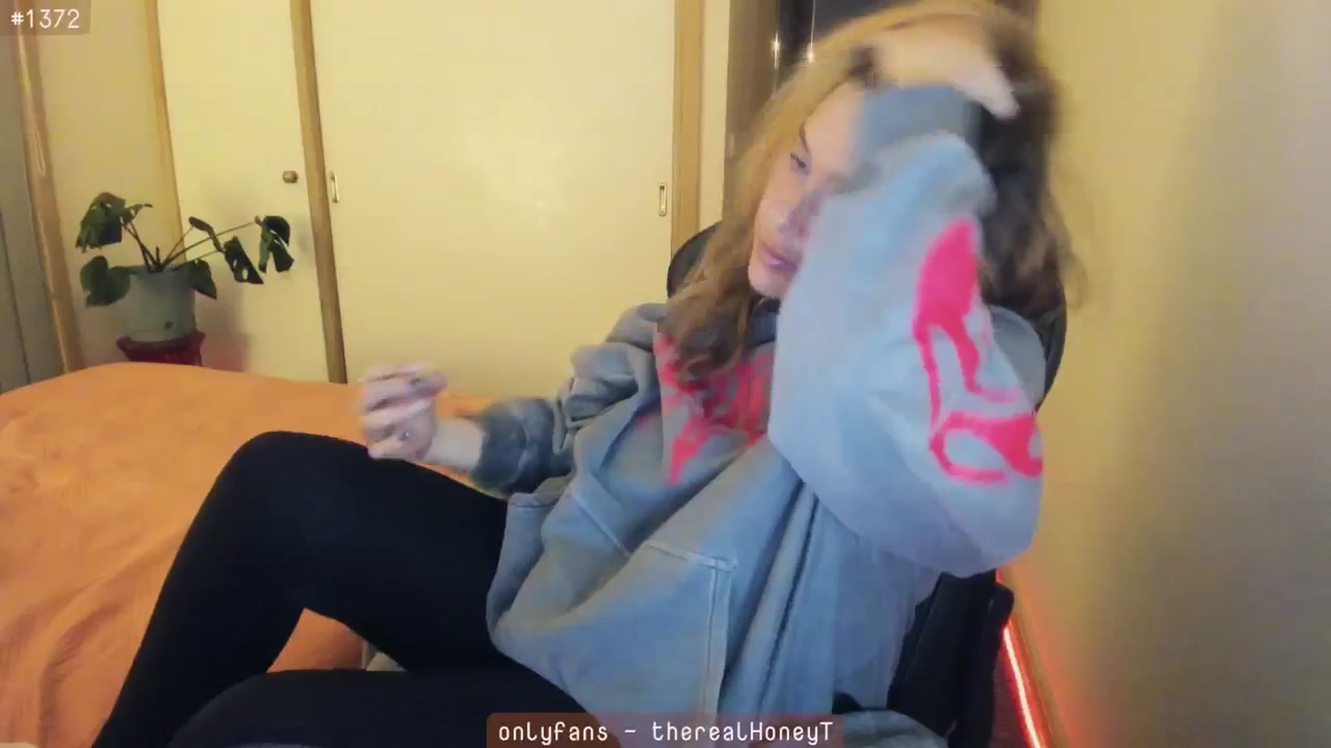 Gallery image thumbnail from HoneyTits_'s myfreecams stream on, 06/24/2024, 10:26 image 18 of 20