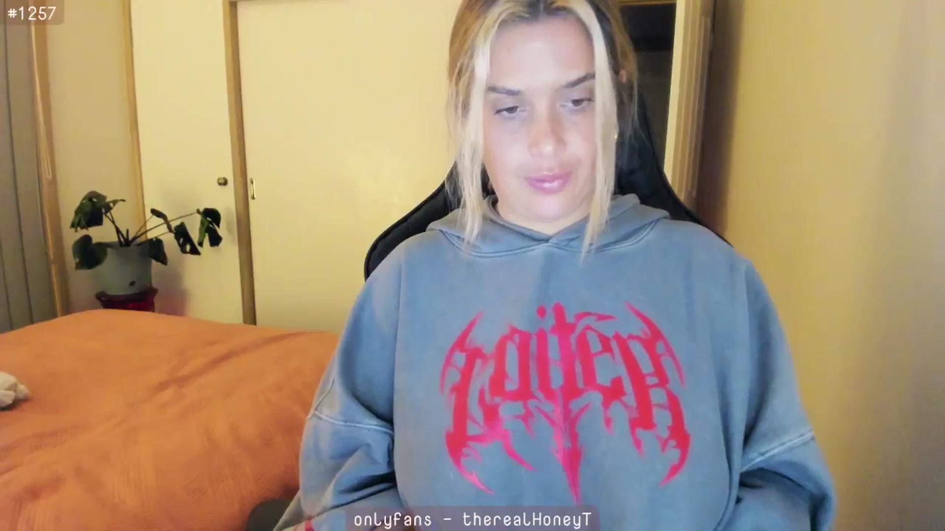 Gallery image thumbnail from HoneyTits_'s myfreecams stream on, 06/24/2024, 13:19 image 17 of 20