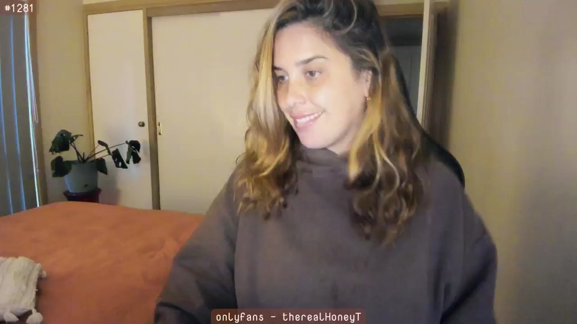 Gallery image thumbnail from HoneyTits_'s myfreecams stream on, 06/25/2024, 06:50 image 16 of 20