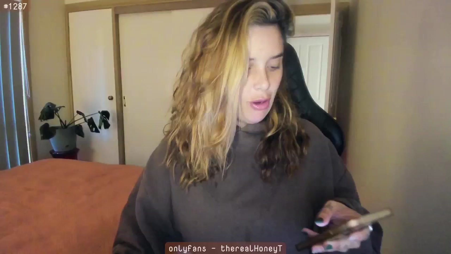 Gallery image thumbnail from HoneyTits_'s myfreecams stream on, 06/25/2024, 06:50 image 1 of 20