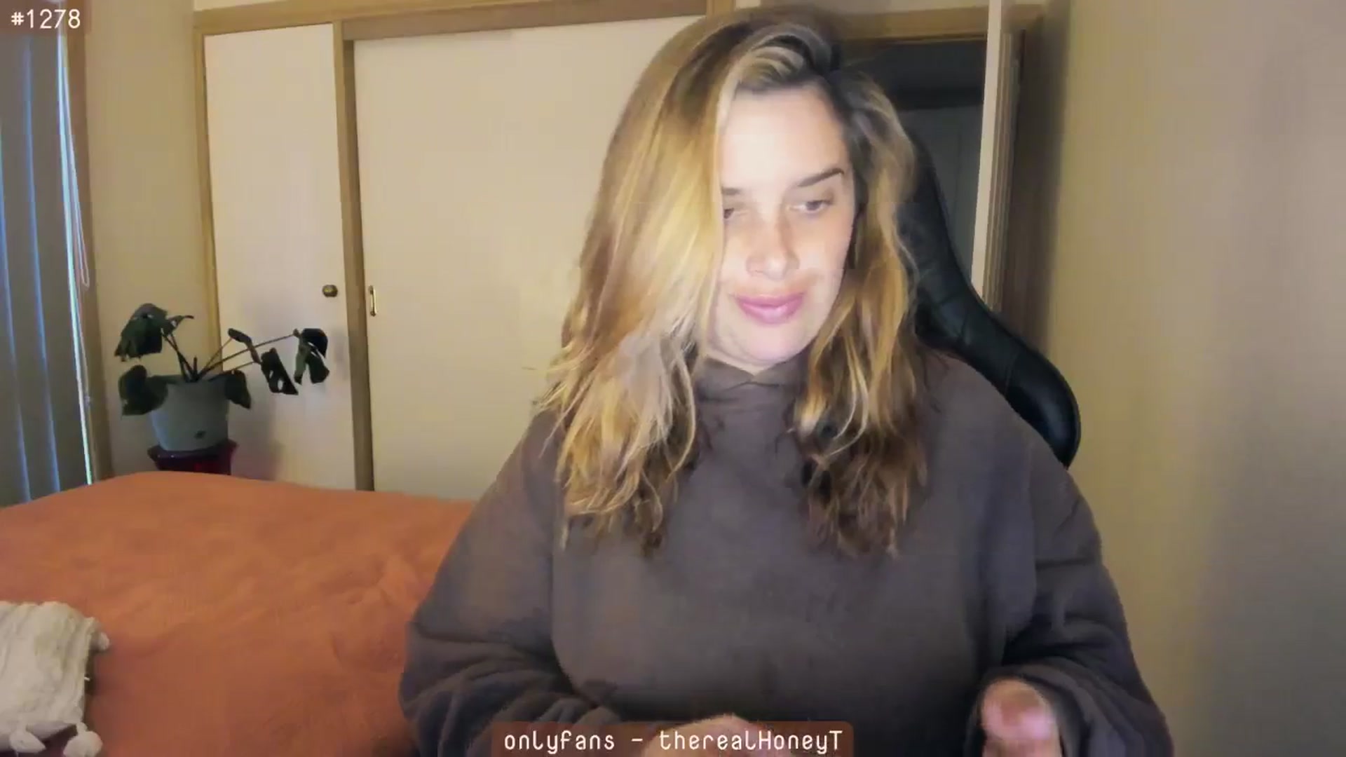 Gallery image thumbnail from HoneyTits_'s myfreecams stream on, 06/25/2024, 06:50 image 19 of 20