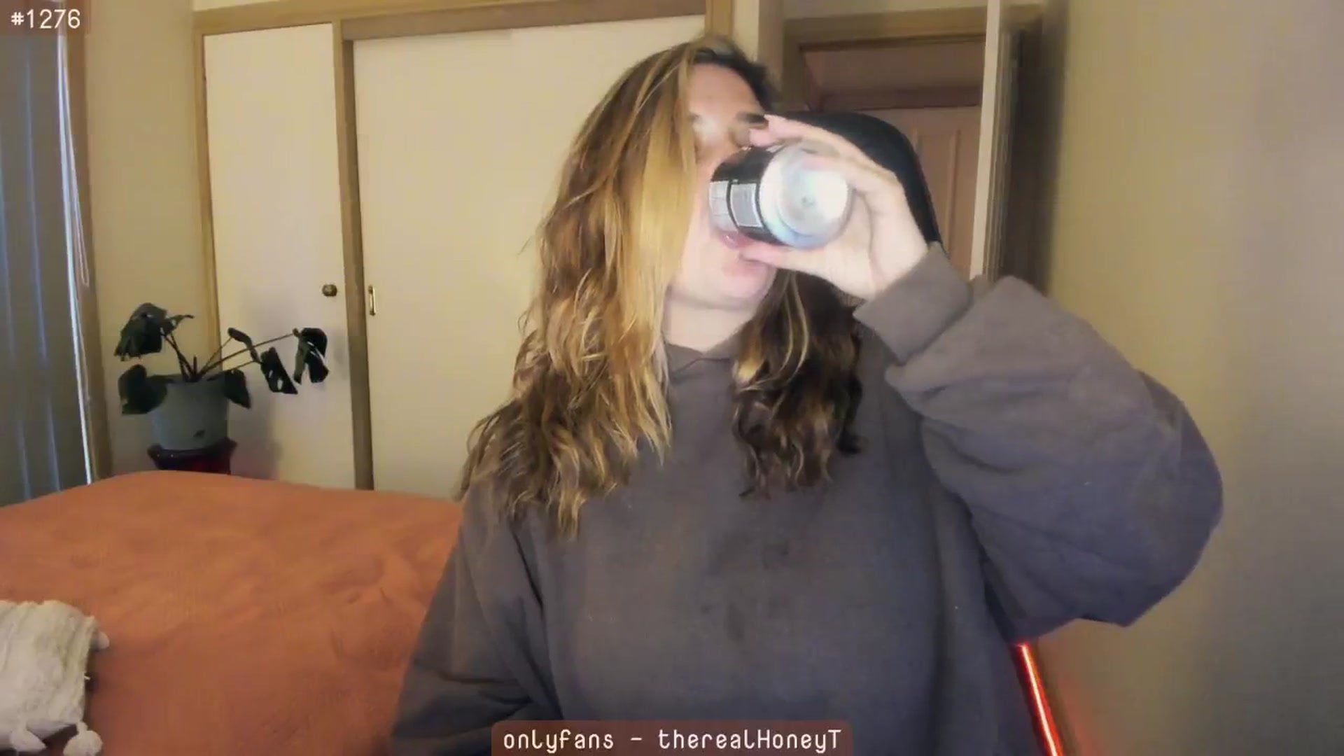 Gallery image thumbnail from HoneyTits_'s myfreecams stream on, 06/25/2024, 07:06 image 5 of 20