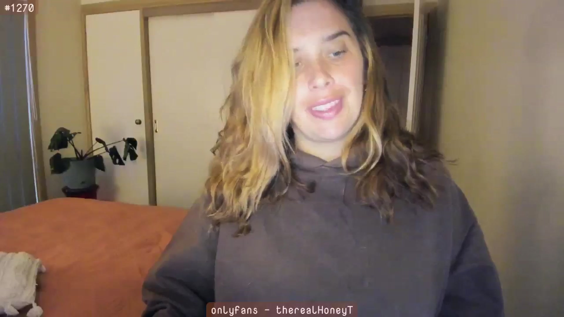Gallery image thumbnail from HoneyTits_'s myfreecams stream on, 06/25/2024, 07:06 image 14 of 20