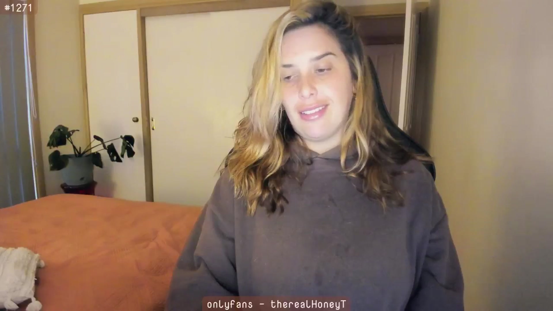 Gallery image thumbnail from HoneyTits_'s myfreecams stream on, 06/25/2024, 07:06 image 10 of 20