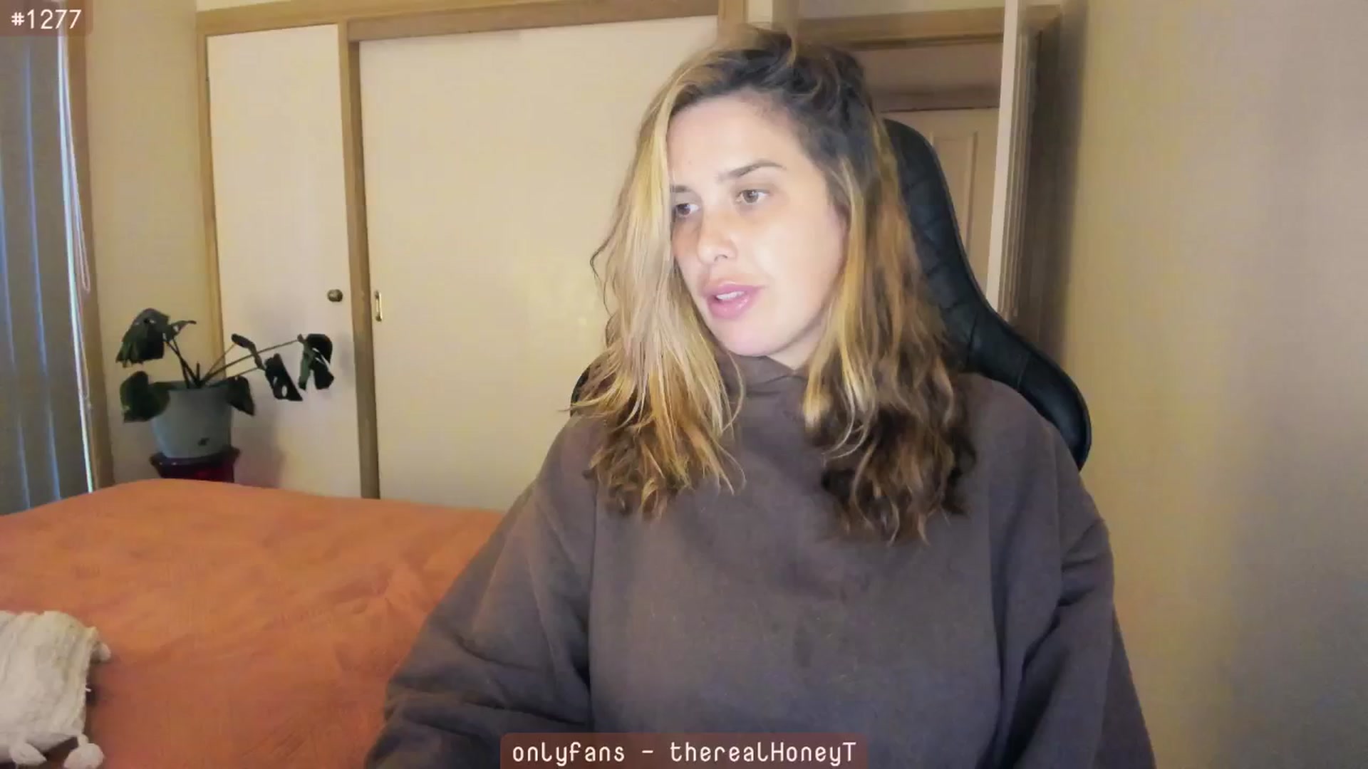 Gallery image thumbnail from HoneyTits_'s myfreecams stream on, 06/25/2024, 07:06 image 1 of 20