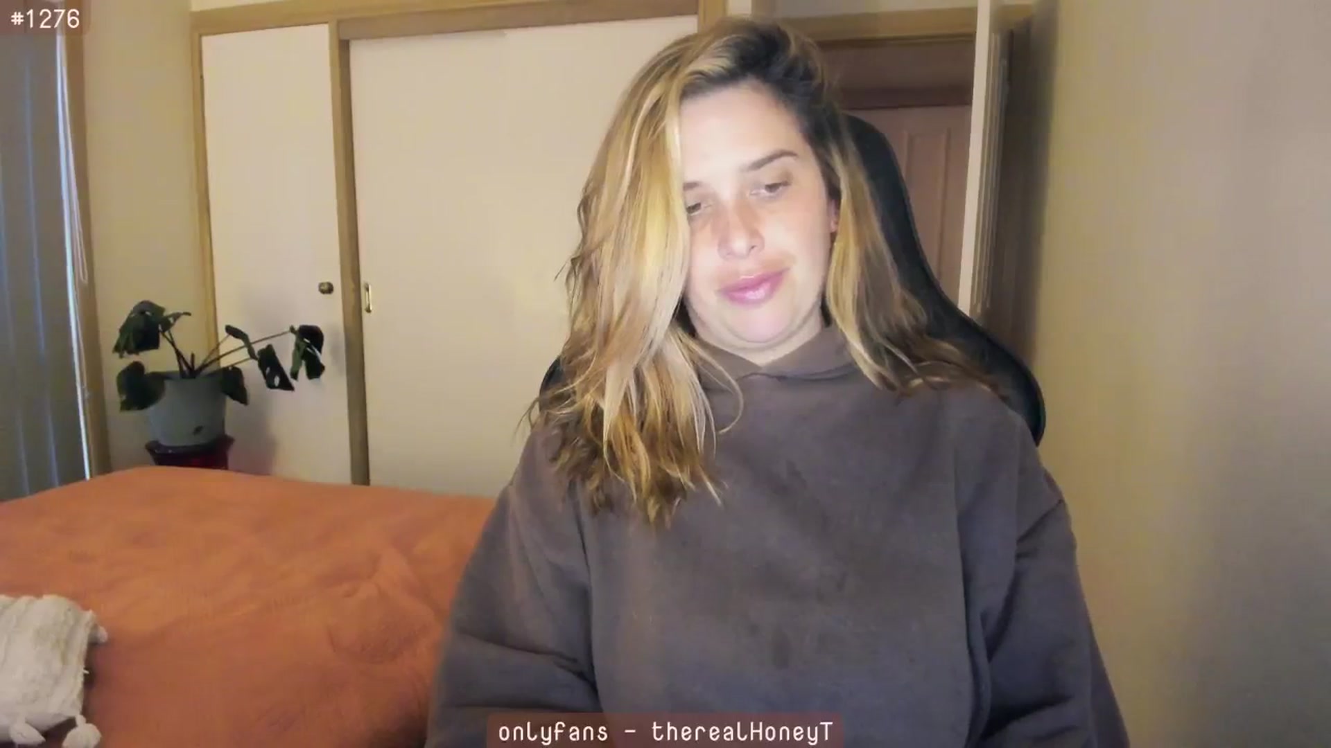 Gallery image thumbnail from HoneyTits_'s myfreecams stream on, 06/25/2024, 07:06 image 7 of 20