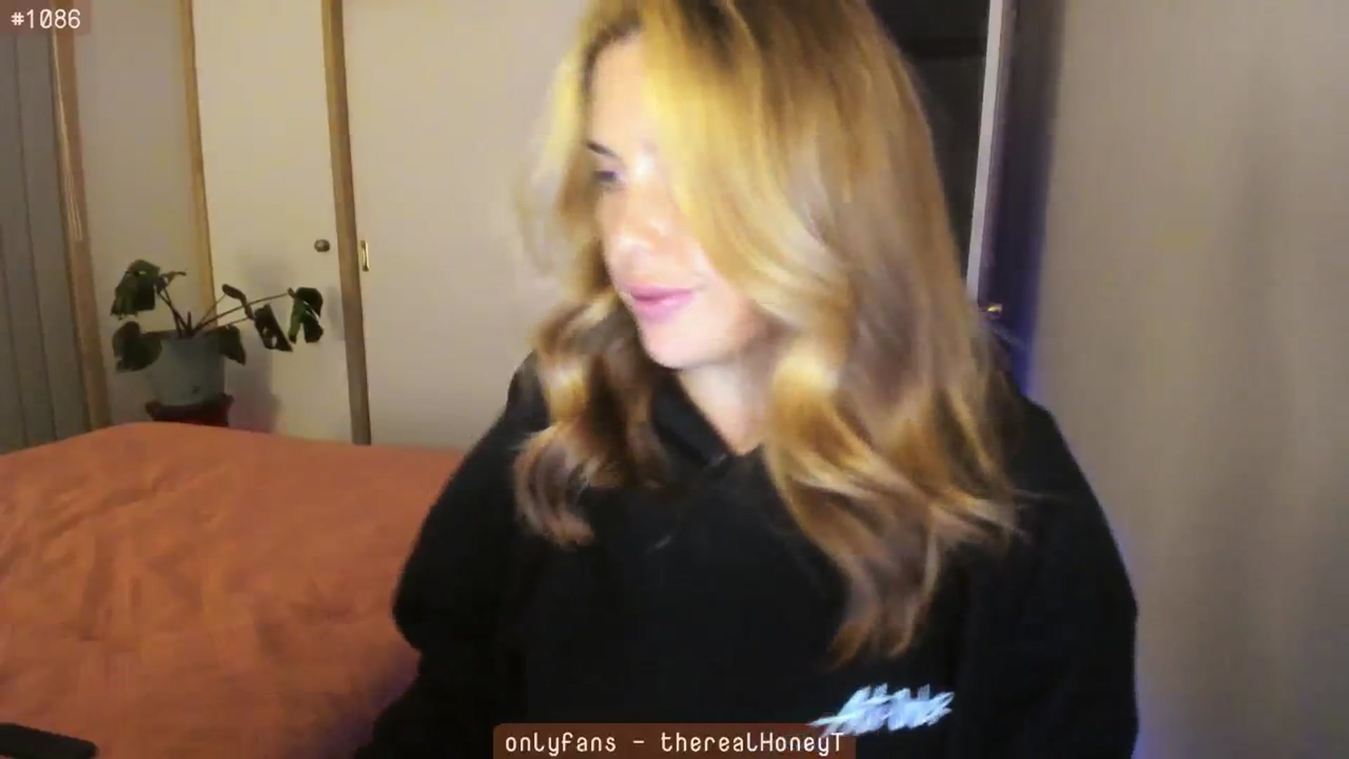 Gallery image thumbnail from HoneyTits_'s myfreecams stream on, 06/30/2024, 09:05 image 20 of 20