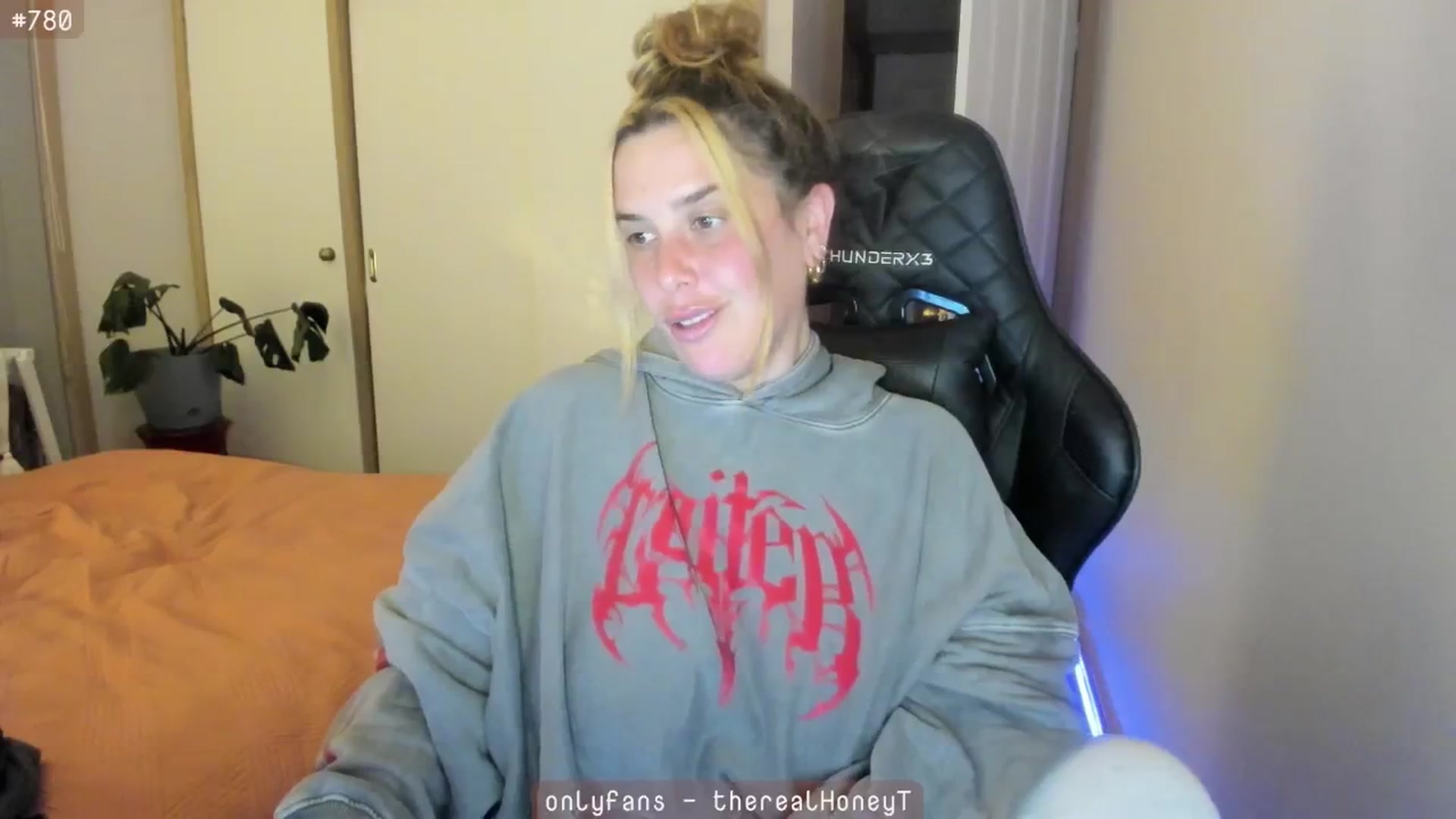 Gallery image thumbnail from HoneyTits_'s myfreecams stream on, 07/03/2024, 10:15 image 19 of 20