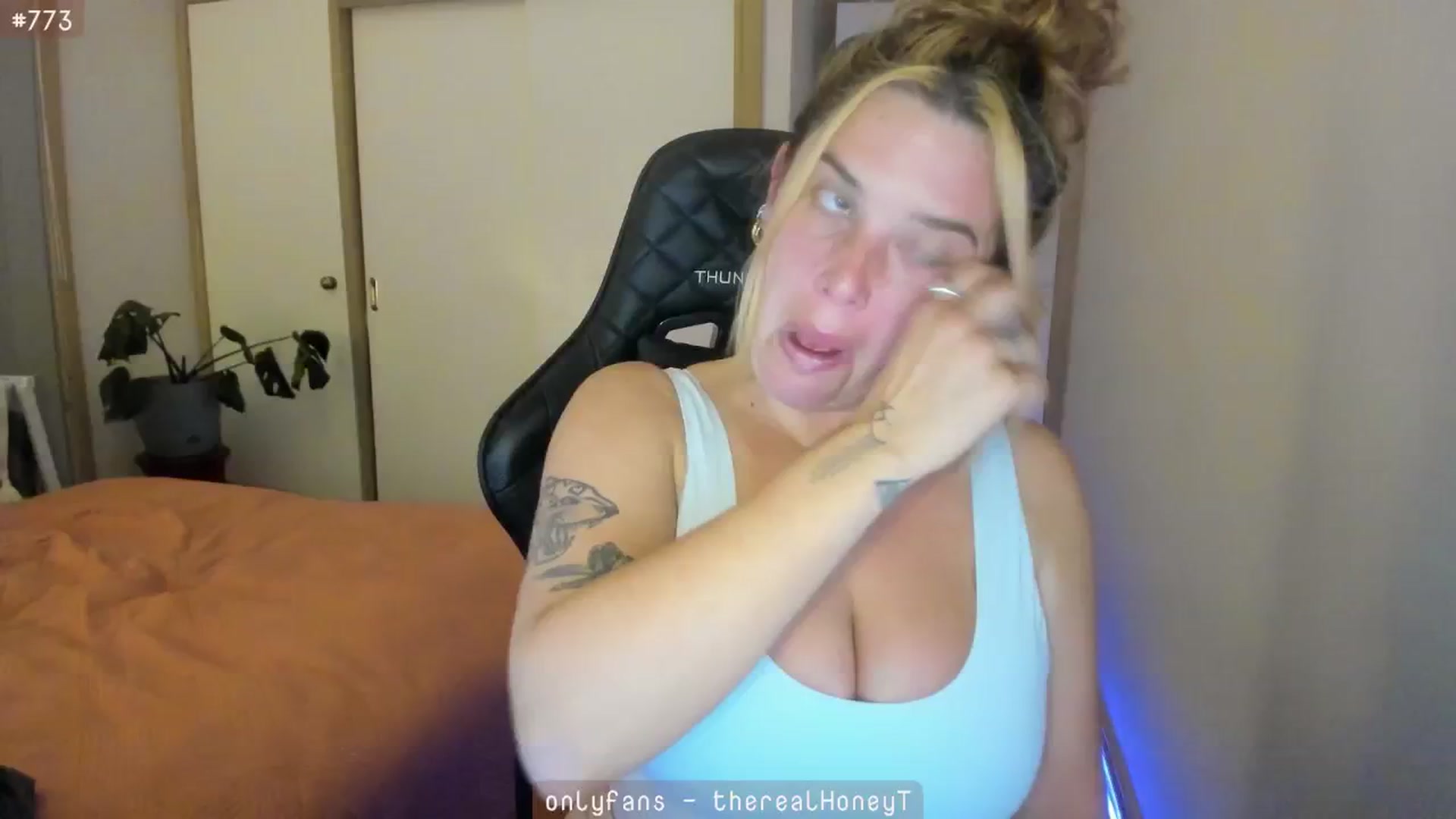 Gallery image thumbnail from HoneyTits_'s myfreecams stream on, 07/03/2024, 10:15 image 9 of 20