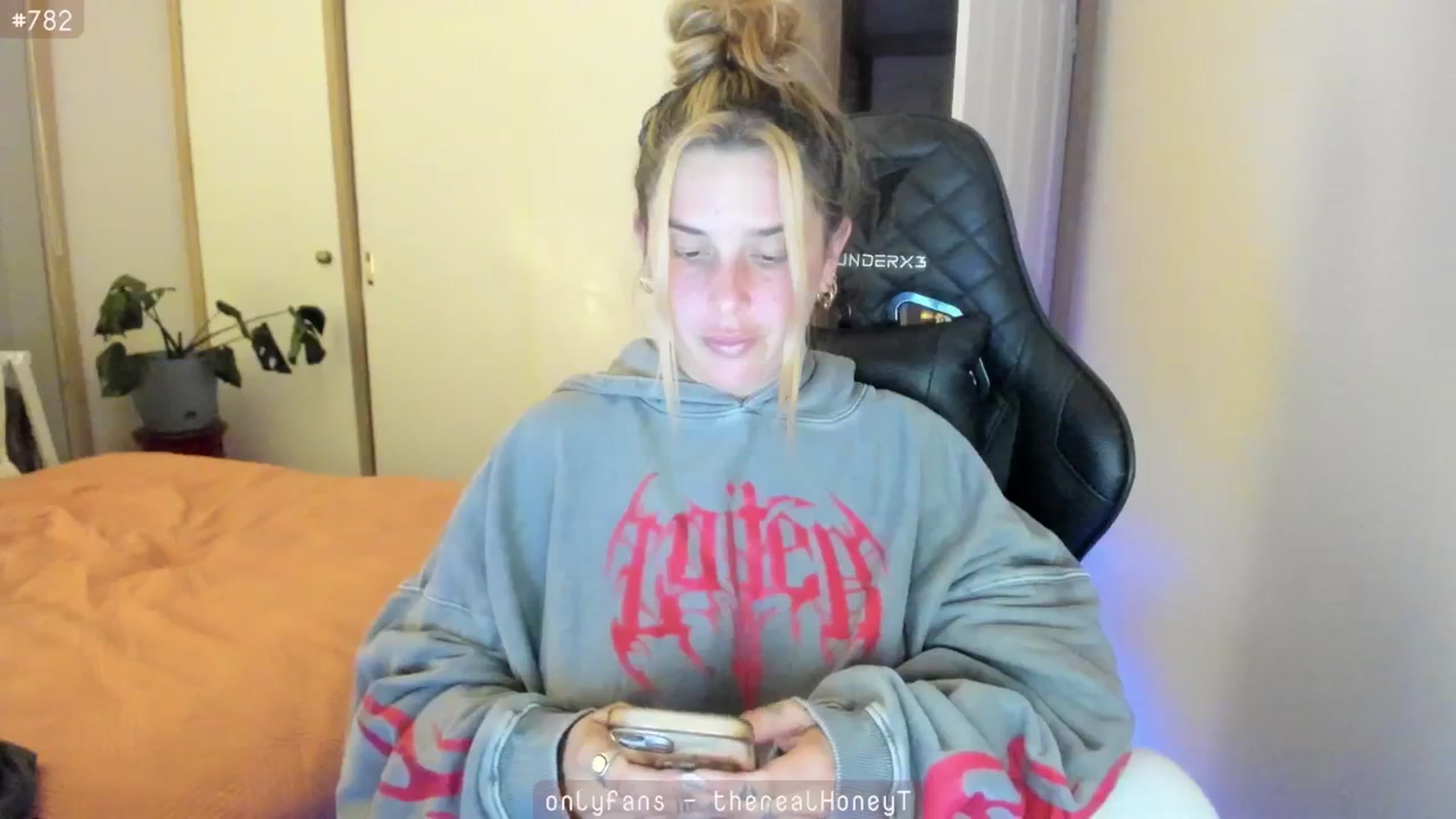 Gallery image thumbnail from HoneyTits_'s myfreecams stream on, 07/03/2024, 10:15 image 20 of 20