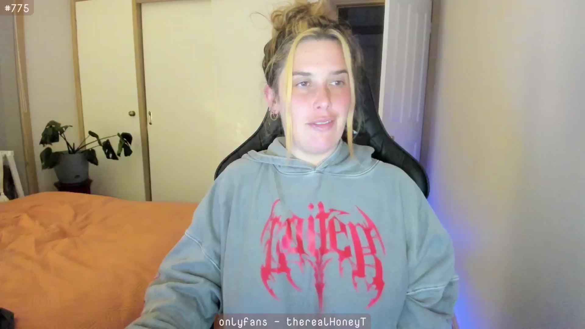 Gallery image thumbnail from HoneyTits_'s myfreecams stream on, 07/03/2024, 10:15 image 12 of 20