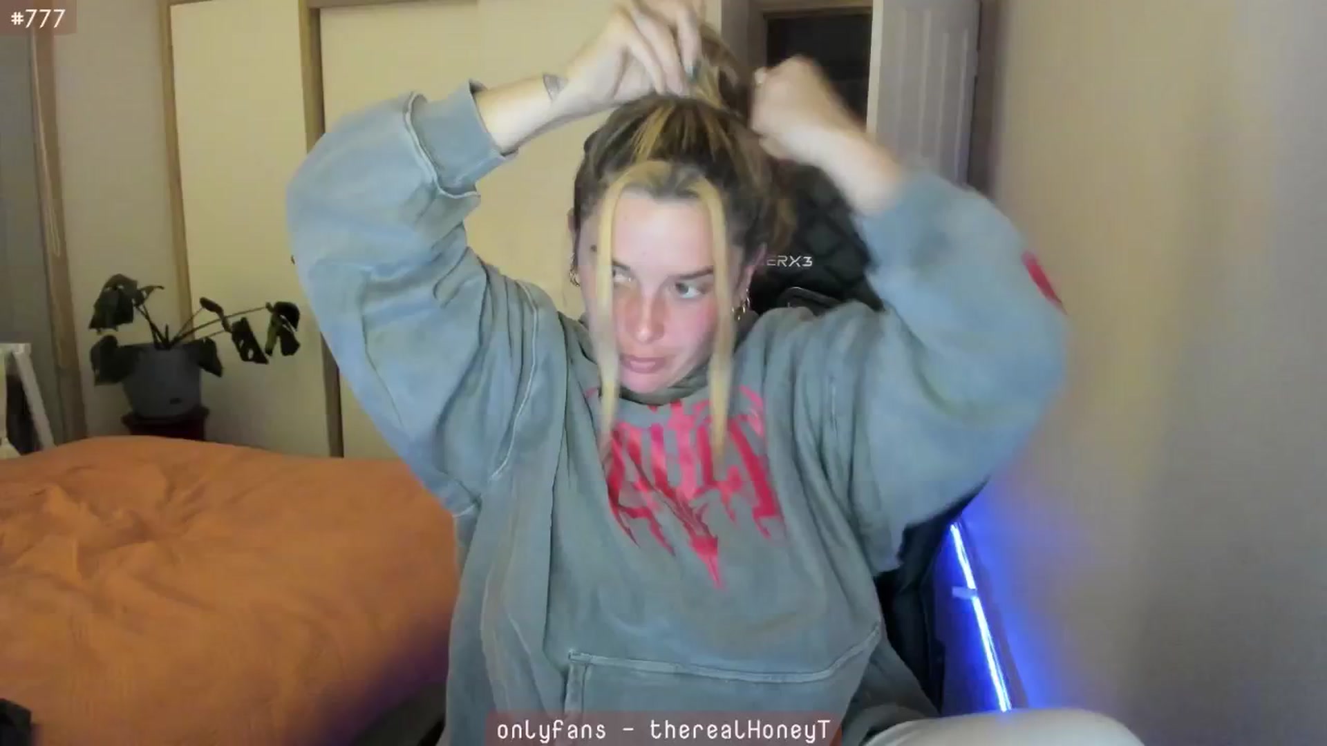Gallery image thumbnail from HoneyTits_'s myfreecams stream on, 07/03/2024, 10:15 image 14 of 20