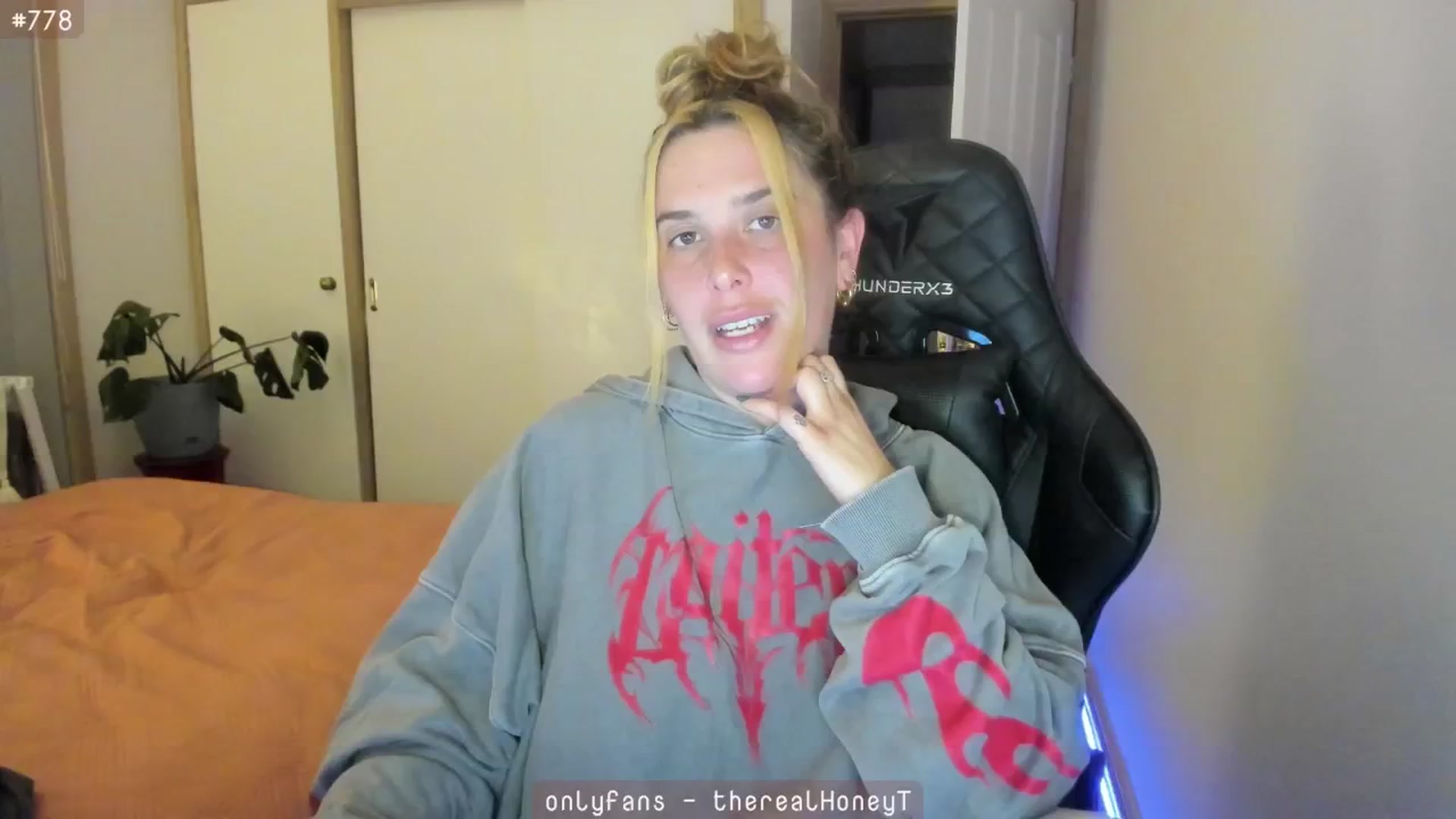 Gallery image thumbnail from HoneyTits_'s myfreecams stream on, 07/03/2024, 10:15 image 15 of 20
