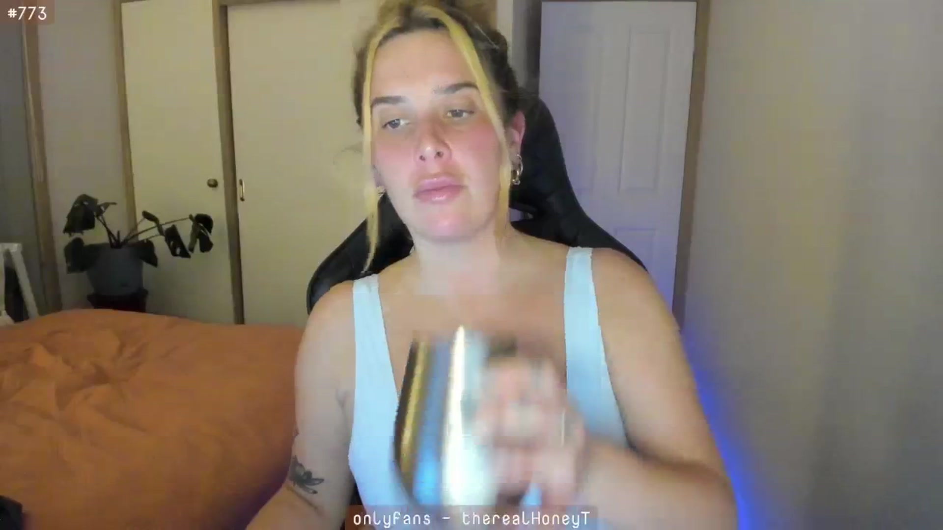 Gallery image thumbnail from HoneyTits_'s myfreecams stream on, 07/03/2024, 10:15 image 8 of 20