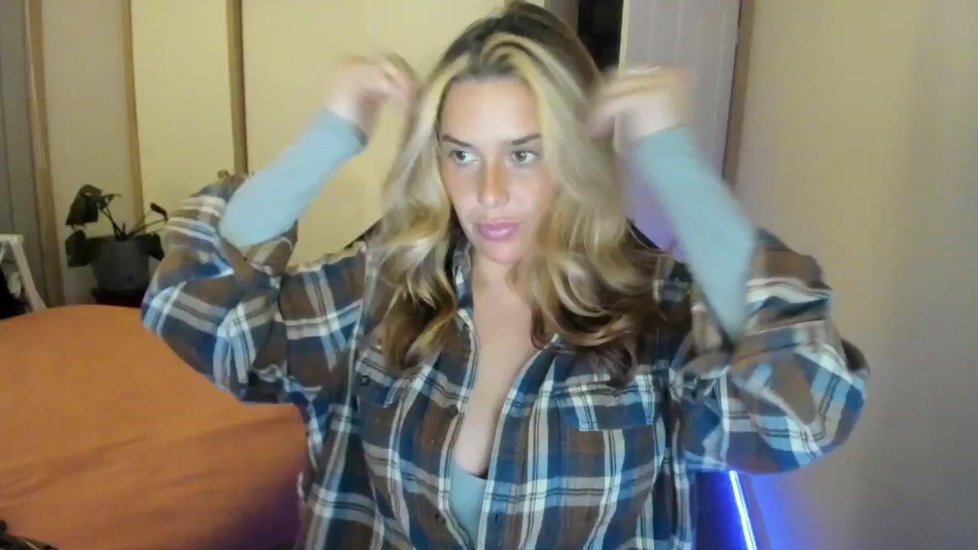 Gallery image thumbnail from HoneyTits_'s myfreecams stream on, 07/09/2024, 08:54 image 2 of 20