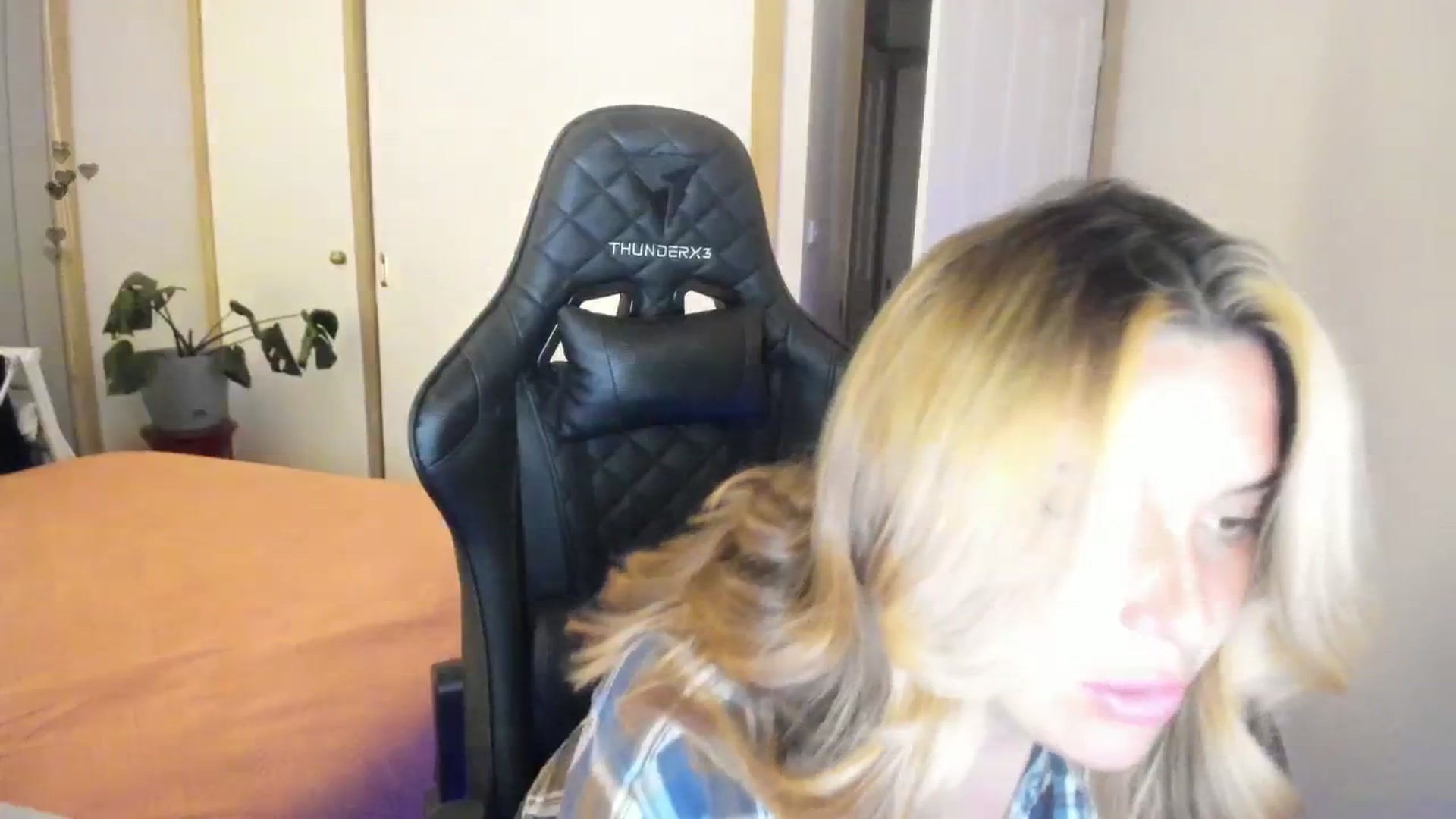 Gallery image thumbnail from HoneyTits_'s myfreecams stream on, 07/09/2024, 08:54 image 6 of 20