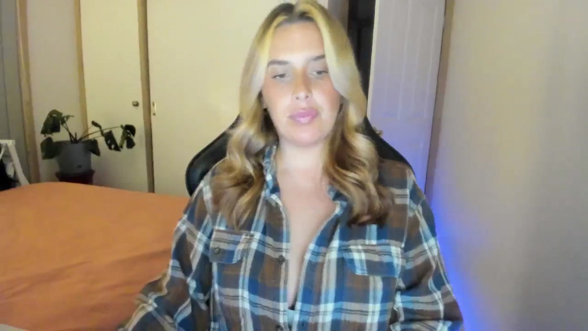 Gallery image thumbnail from HoneyTits_'s myfreecams stream on, 07/09/2024, 08:54 image 4 of 20