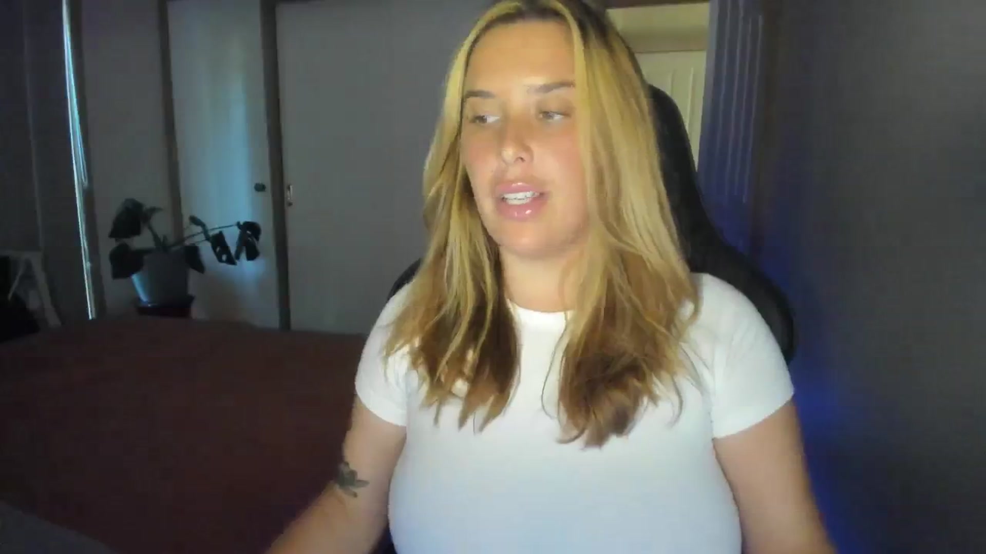 Gallery image thumbnail from HoneyTits_'s myfreecams stream on, 07/10/2024, 06:36 image 18 of 20