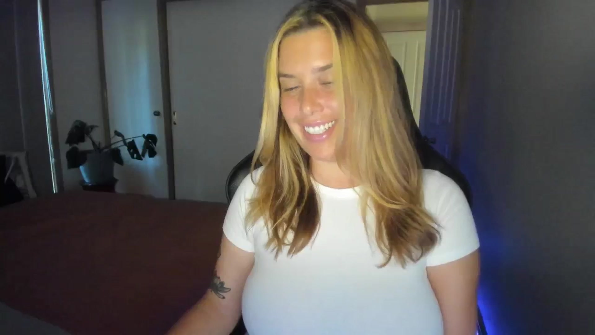 Gallery image thumbnail from HoneyTits_'s myfreecams stream on, 07/10/2024, 06:36 image 20 of 20