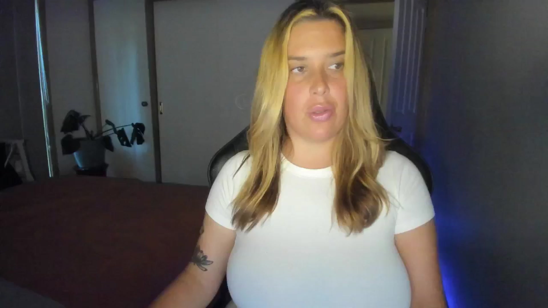 Gallery image thumbnail from HoneyTits_'s myfreecams stream on, 07/10/2024, 06:50 image 13 of 20