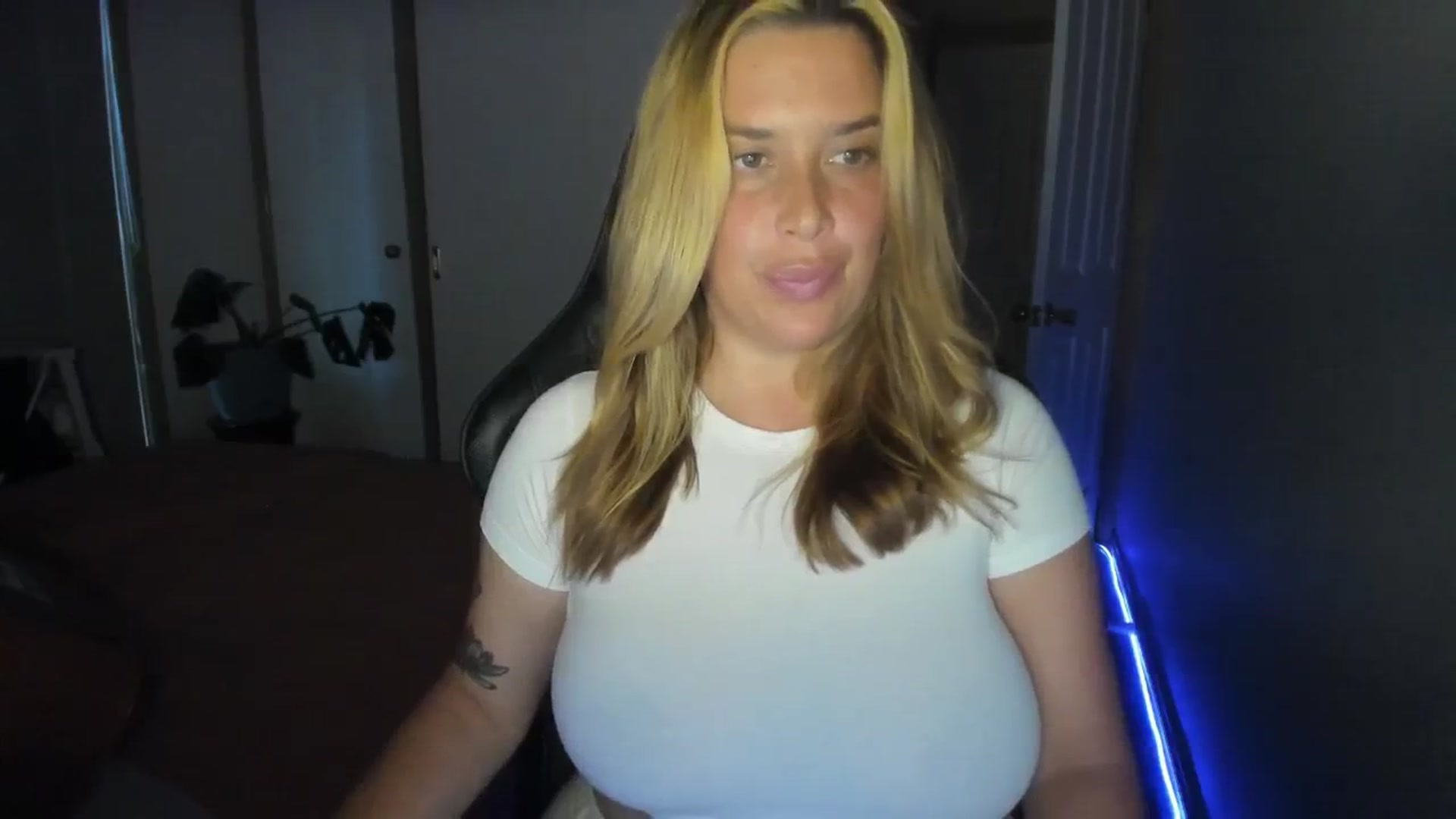Gallery image thumbnail from HoneyTits_'s myfreecams stream on, 07/10/2024, 07:03 image 19 of 20